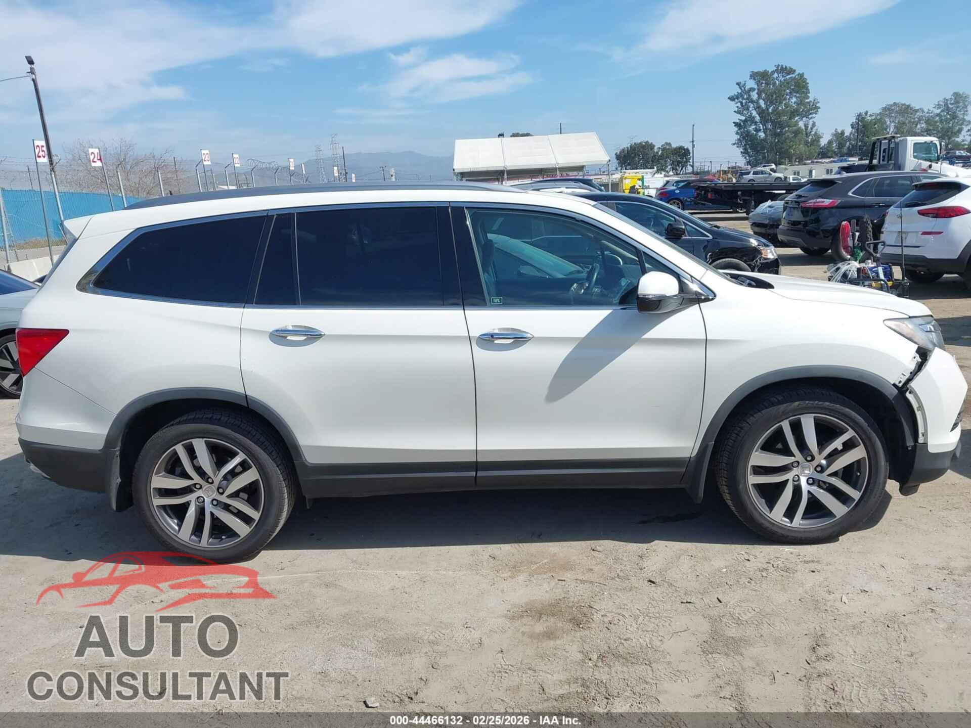HONDA PILOT 2017 - 5FNYF6H09HB070442