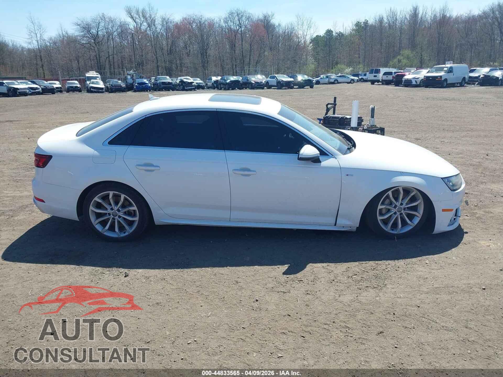 AUDI A4 2019 - WAUDNAF49KN005235