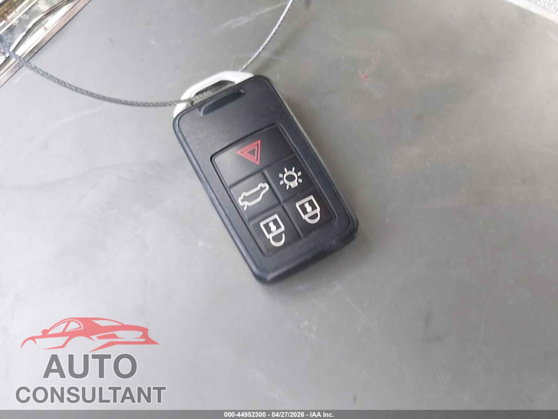 VOLVO V60 2015 - YV140MEM6F1220602