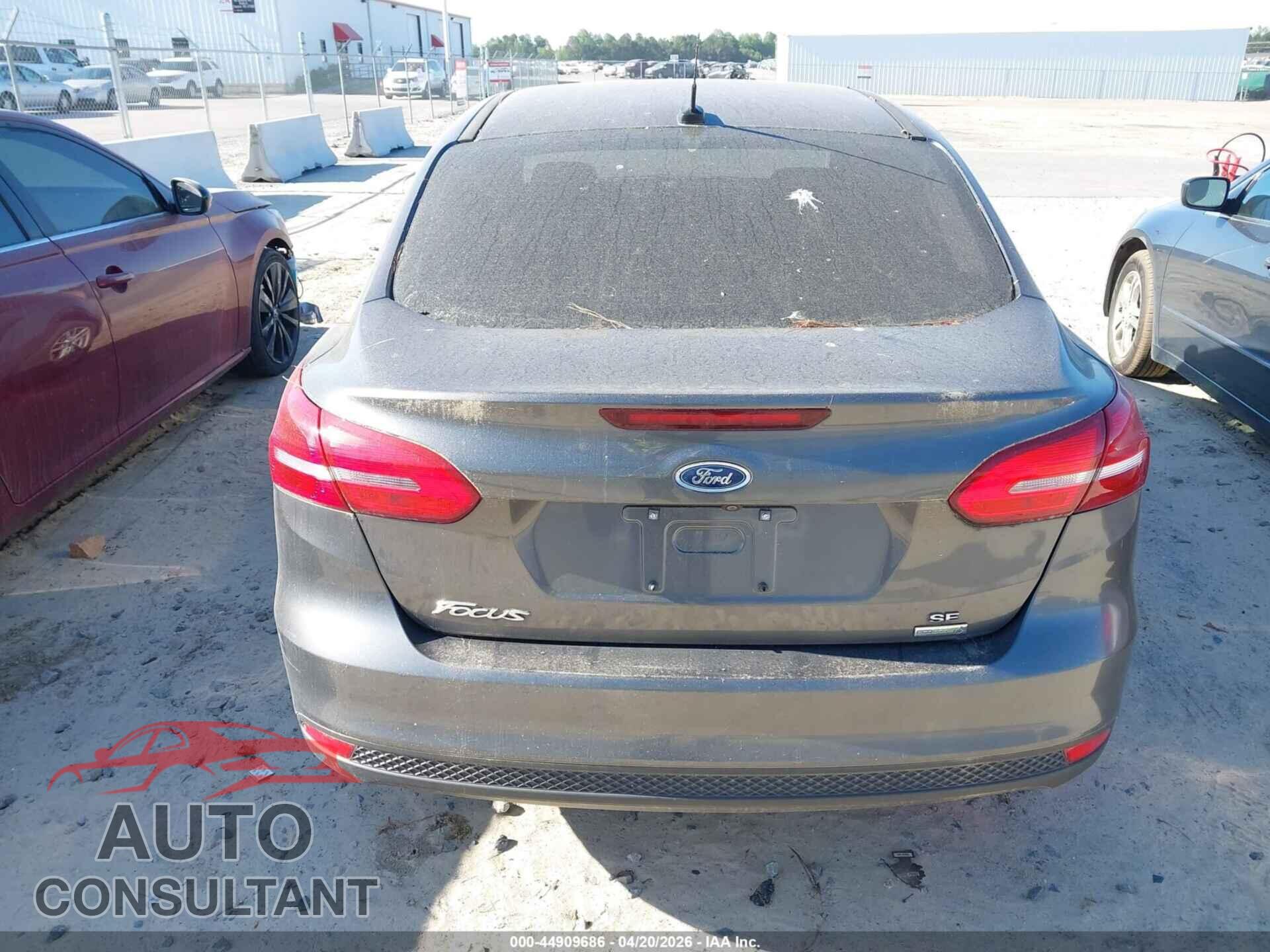 FORD FOCUS 2018 - 1FADP3FE5JL213937