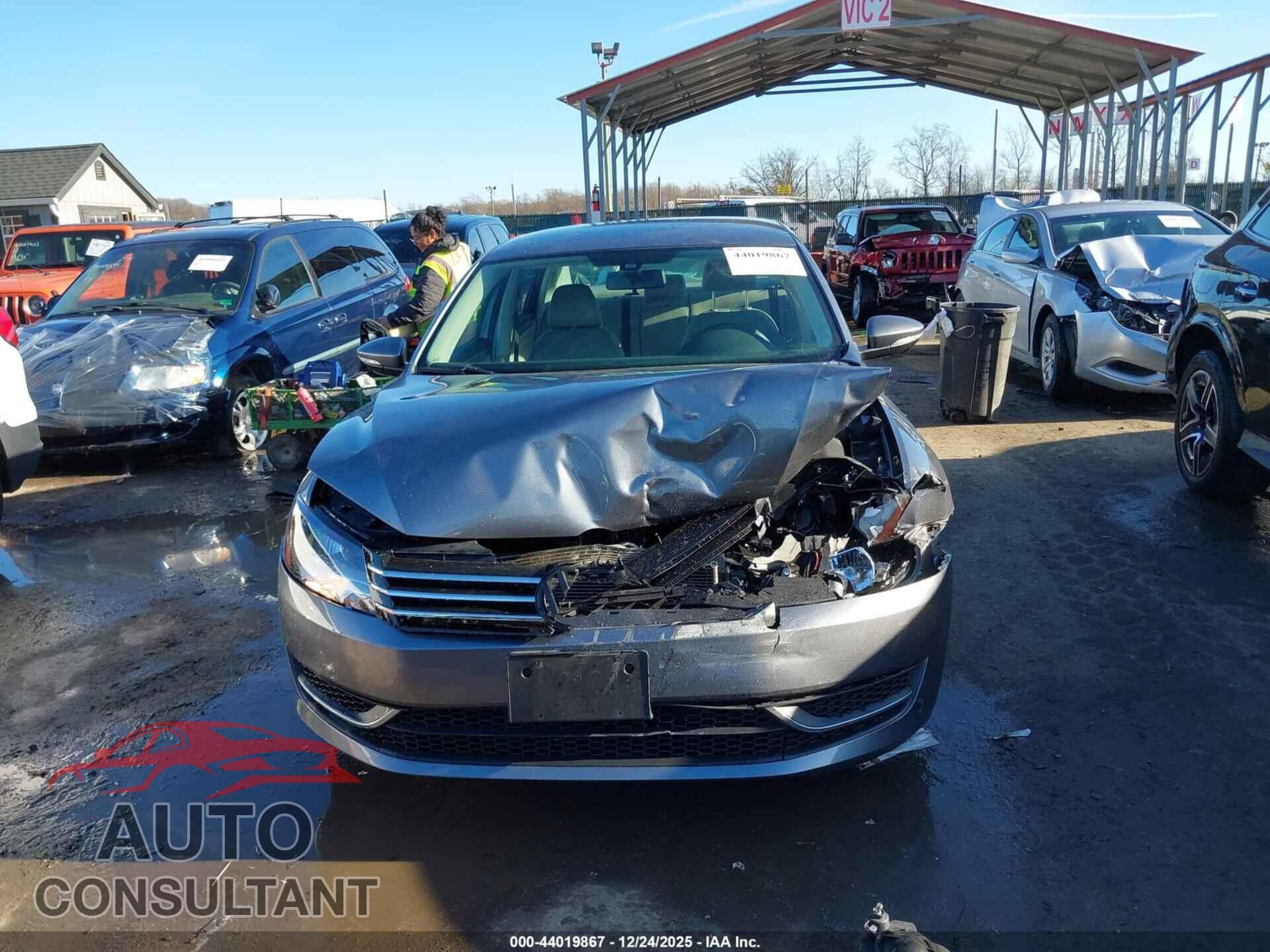 VOLKSWAGEN PASSAT 2012 - 1VWAP7A38CC061856