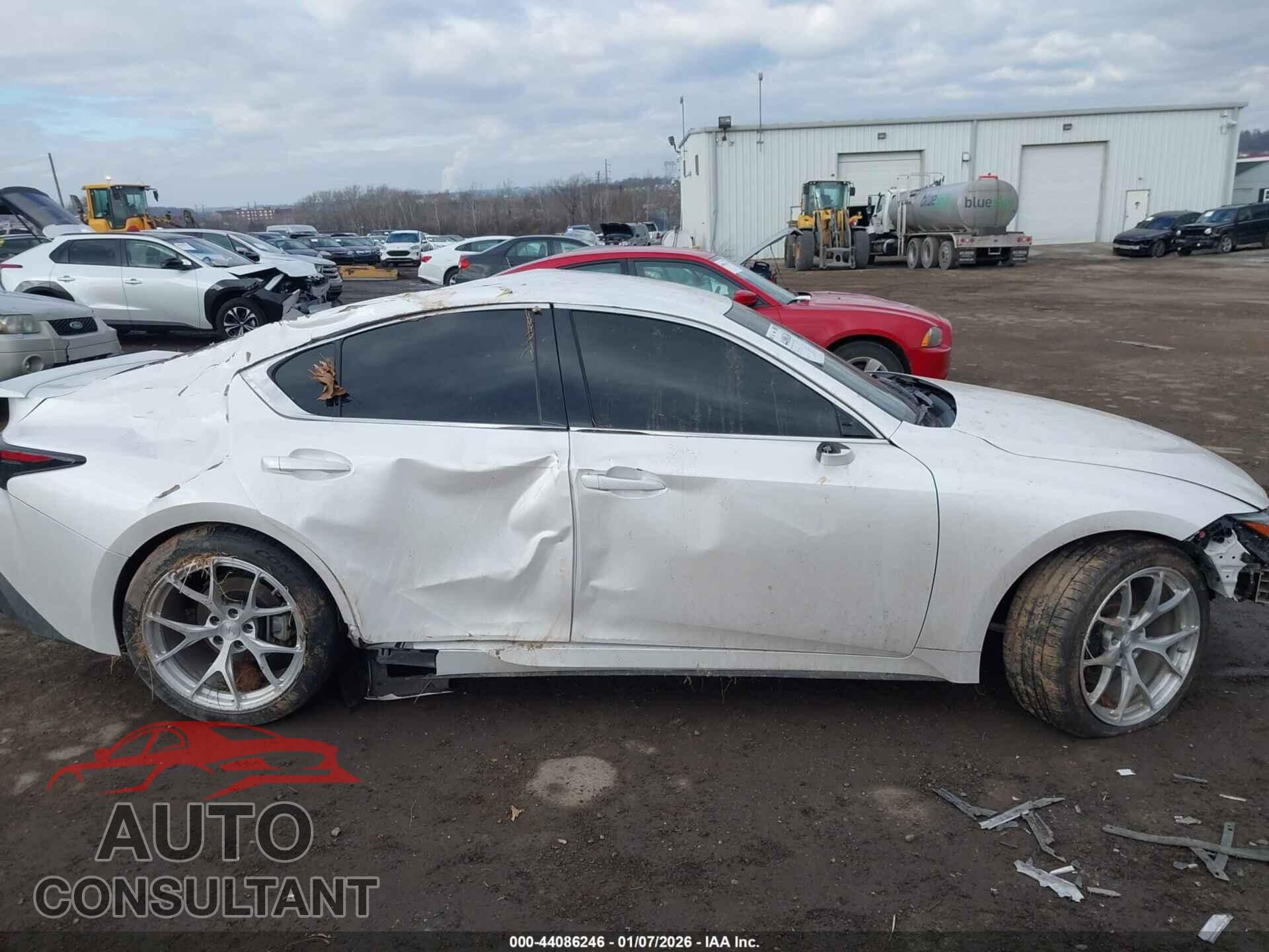 LEXUS IS 300 2021 - JTHA81F29M5047482