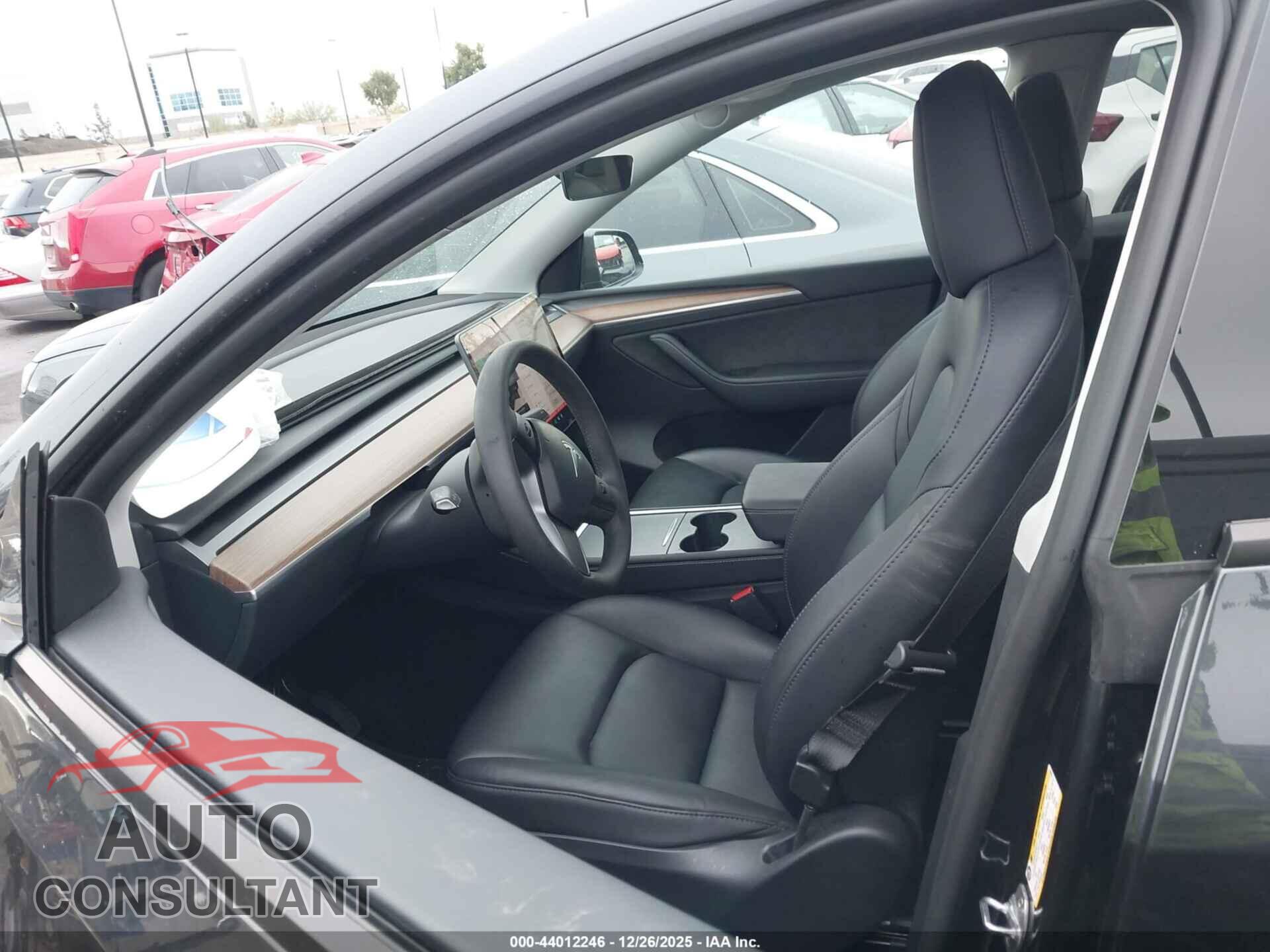 TESLA MODEL Y 2025 - 7SAYGAEE5SF216913