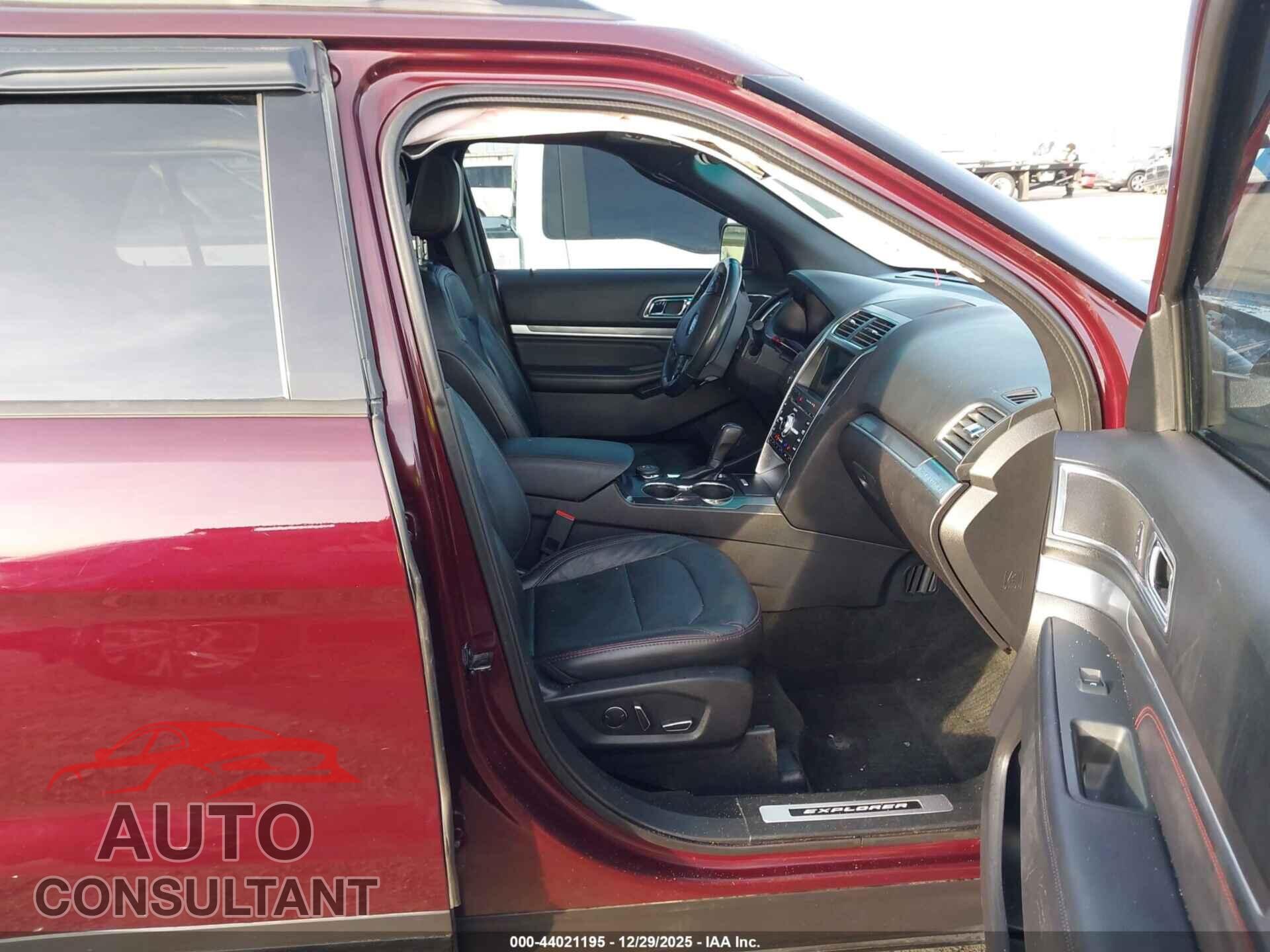 FORD EXPLORER 2018 - 1FM5K8GT9JGA60538