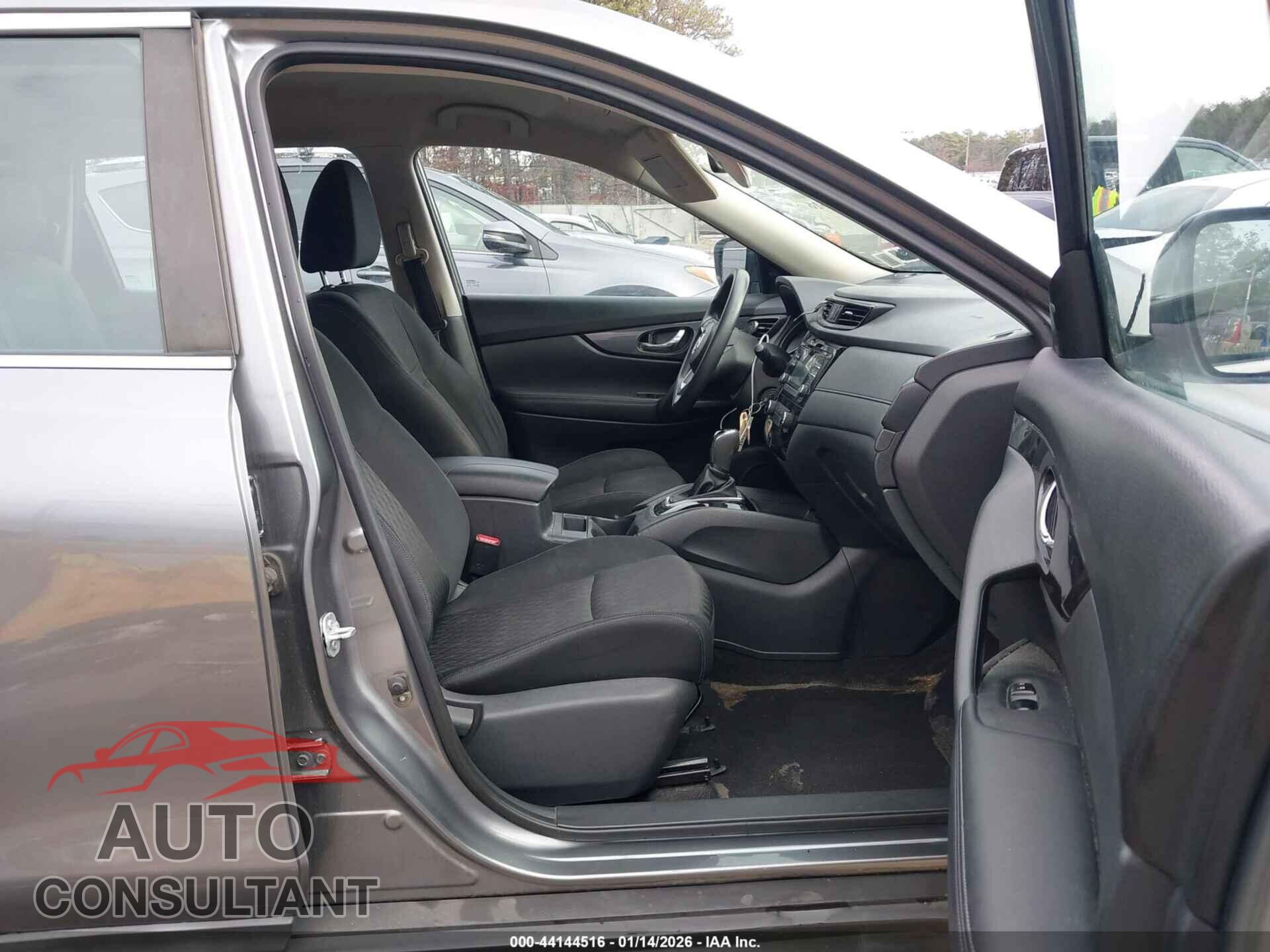 NISSAN ROGUE 2017 - KNMAT2MV7HP584350