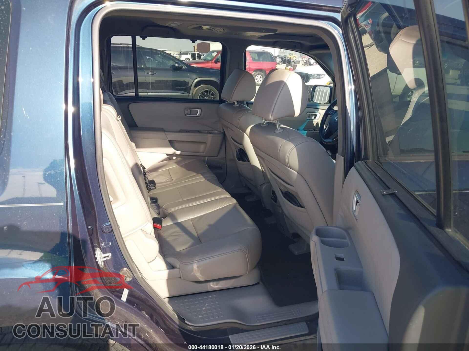 HONDA PILOT 2011 - 5FNYF3H90BB021814