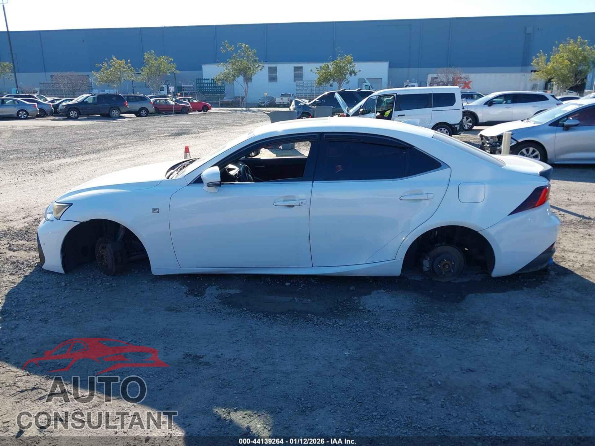 LEXUS IS 300 2018 - JTHBA1D21J5083139