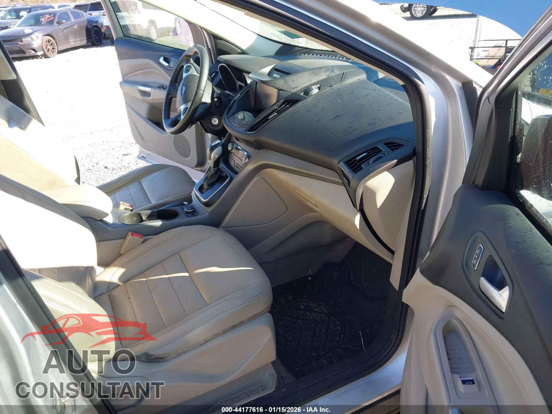 FORD ESCAPE 2014 - 1FMCU0GXXEUB00624