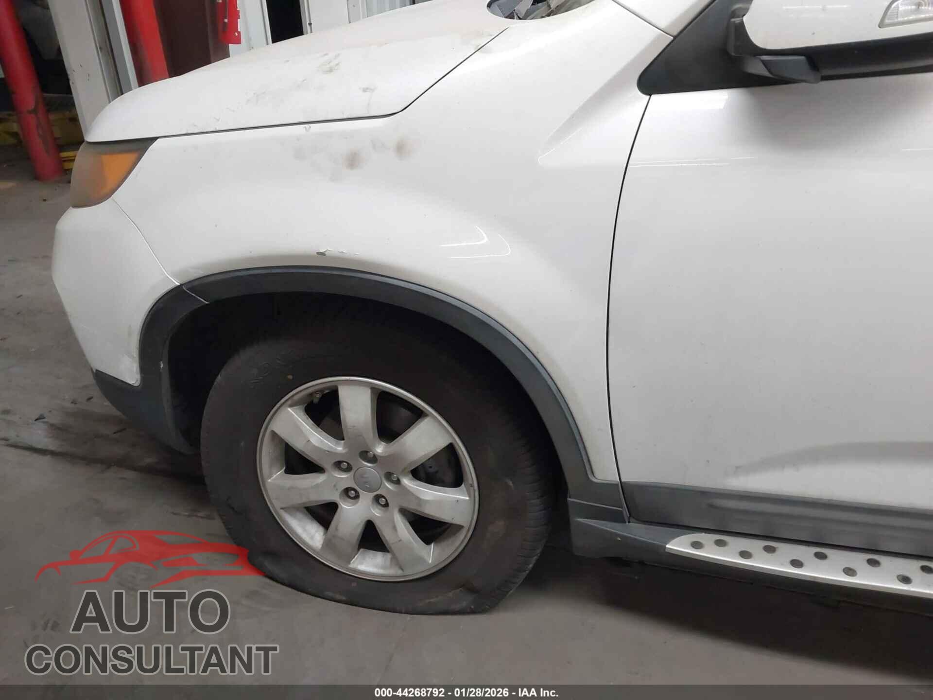 KIA SORENTO 2012 - 5XYKT3A63CG230554