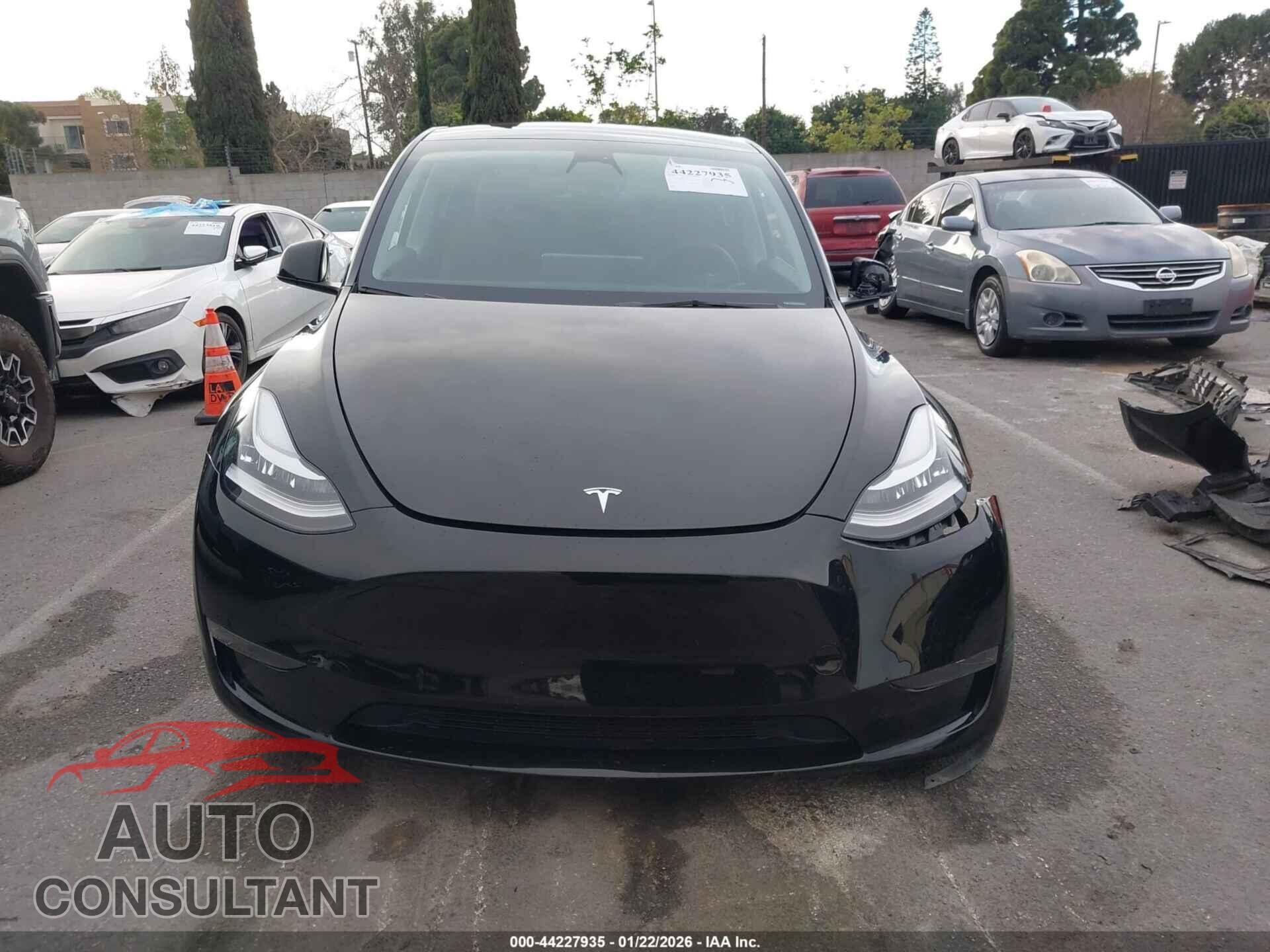 TESLA MODEL Y 2023 - 7SAYGDEE7PA079625