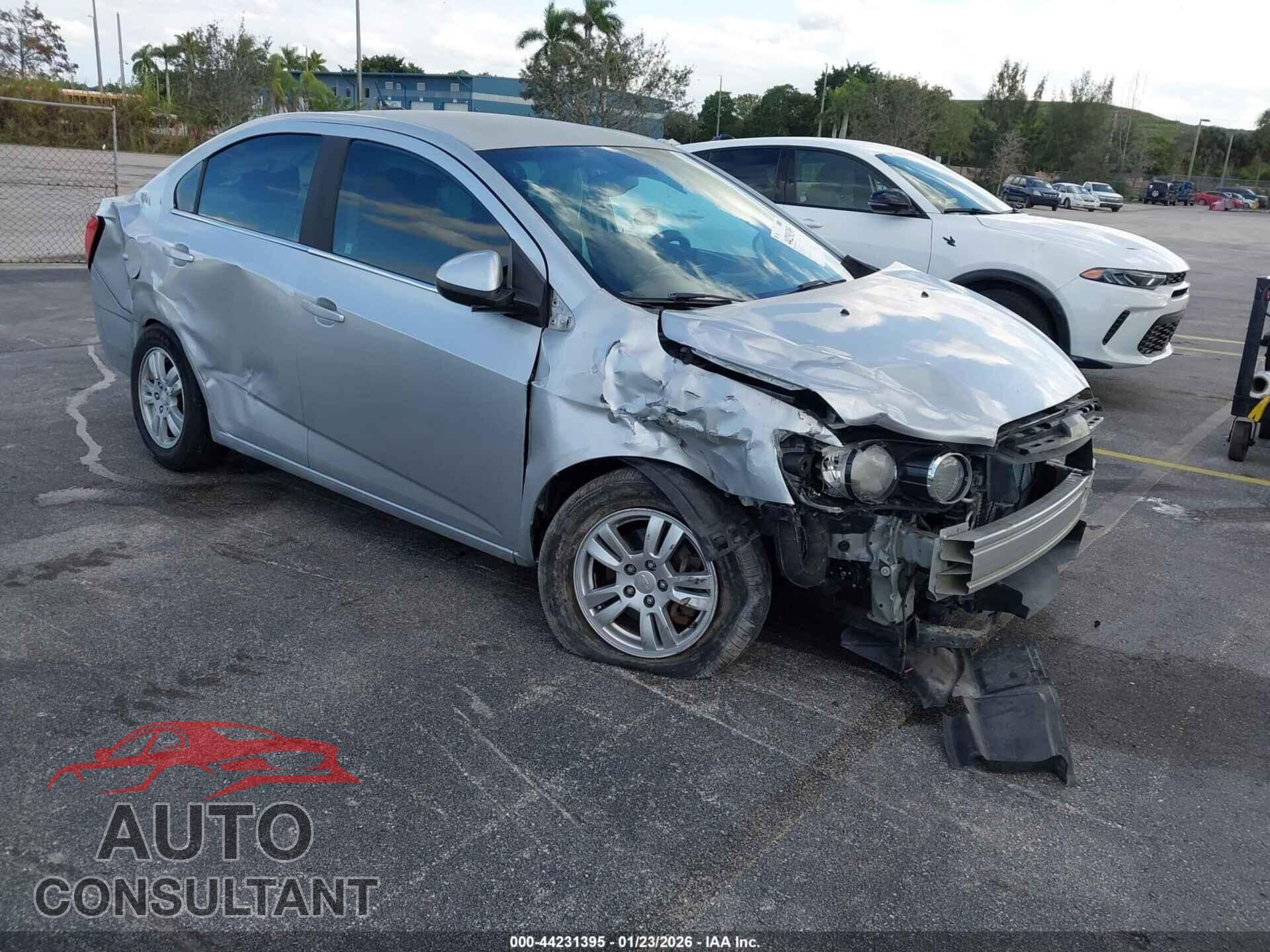 CHEVROLET SONIC 2013 - 1G1JC5SH3D4158996