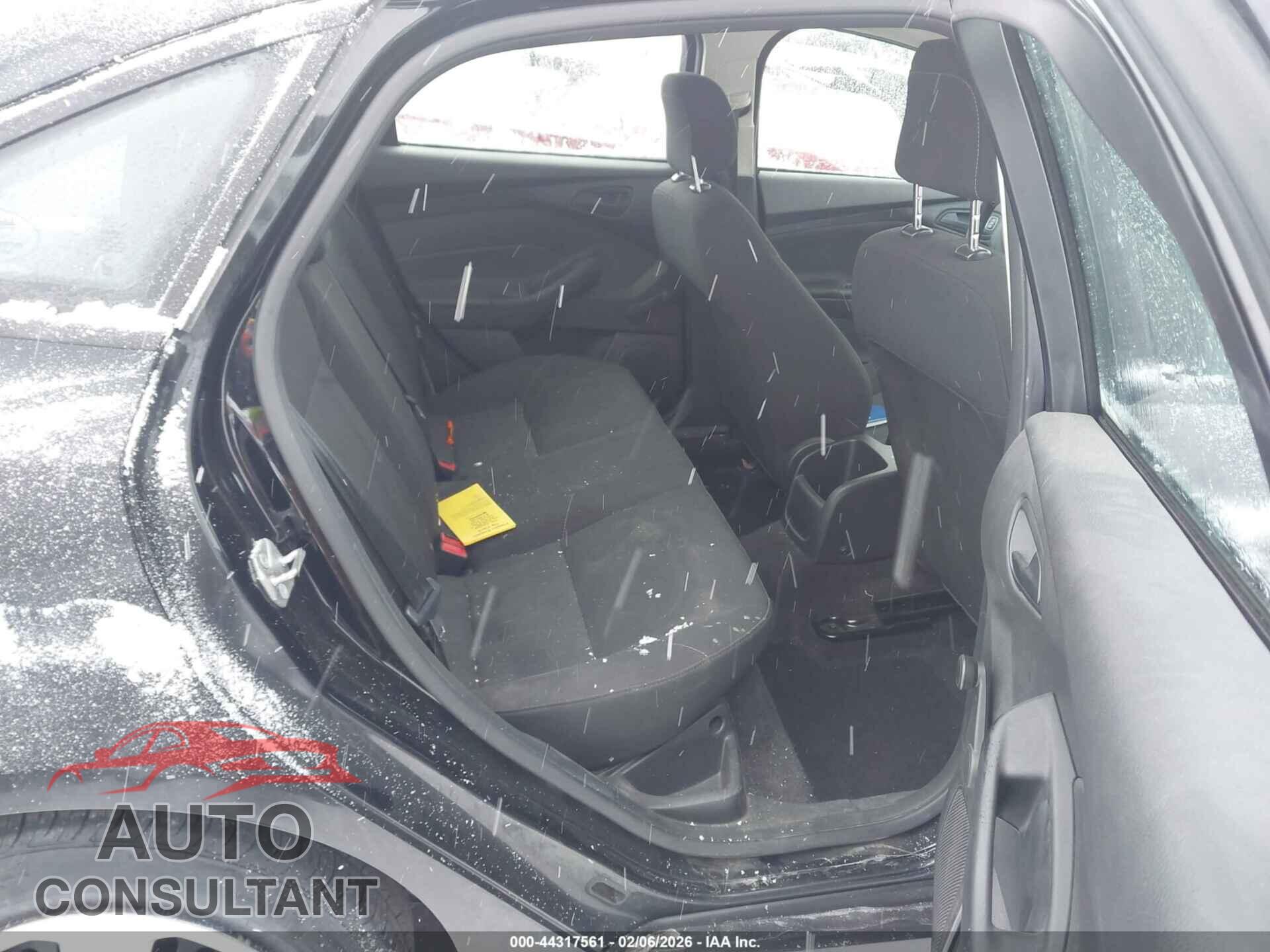 FORD FOCUS 2017 - 1FADP3E20HL332075