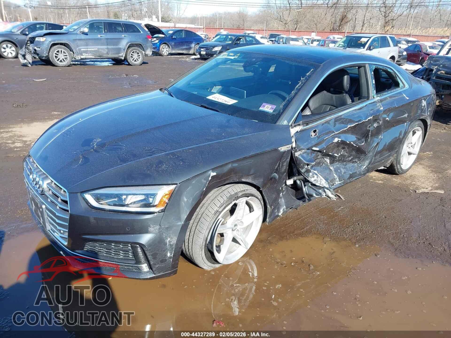 AUDI A5 2018 - WAUTNAF57JA045016