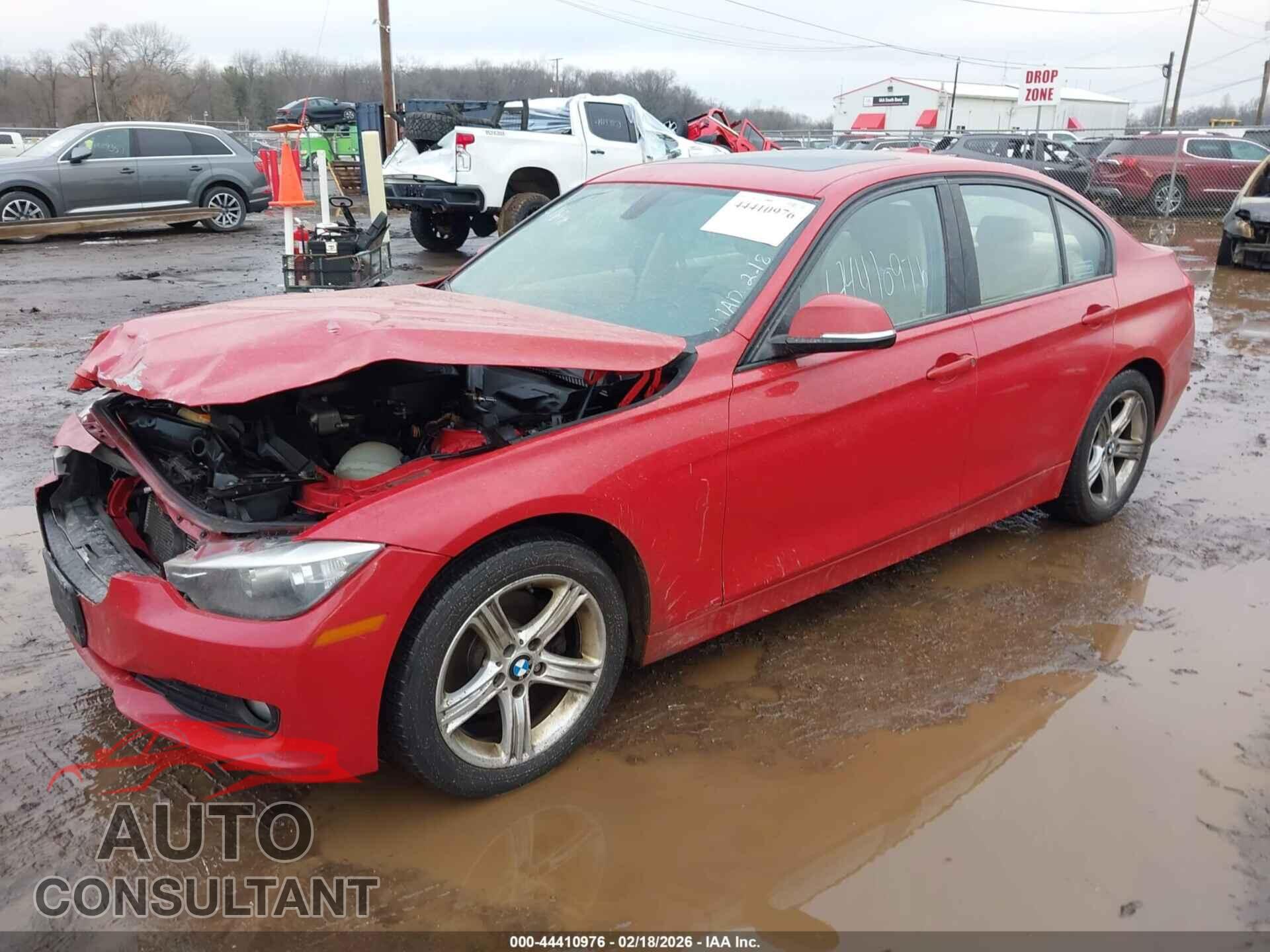 BMW 320I 2014 - WBA3C3G54ENR25301