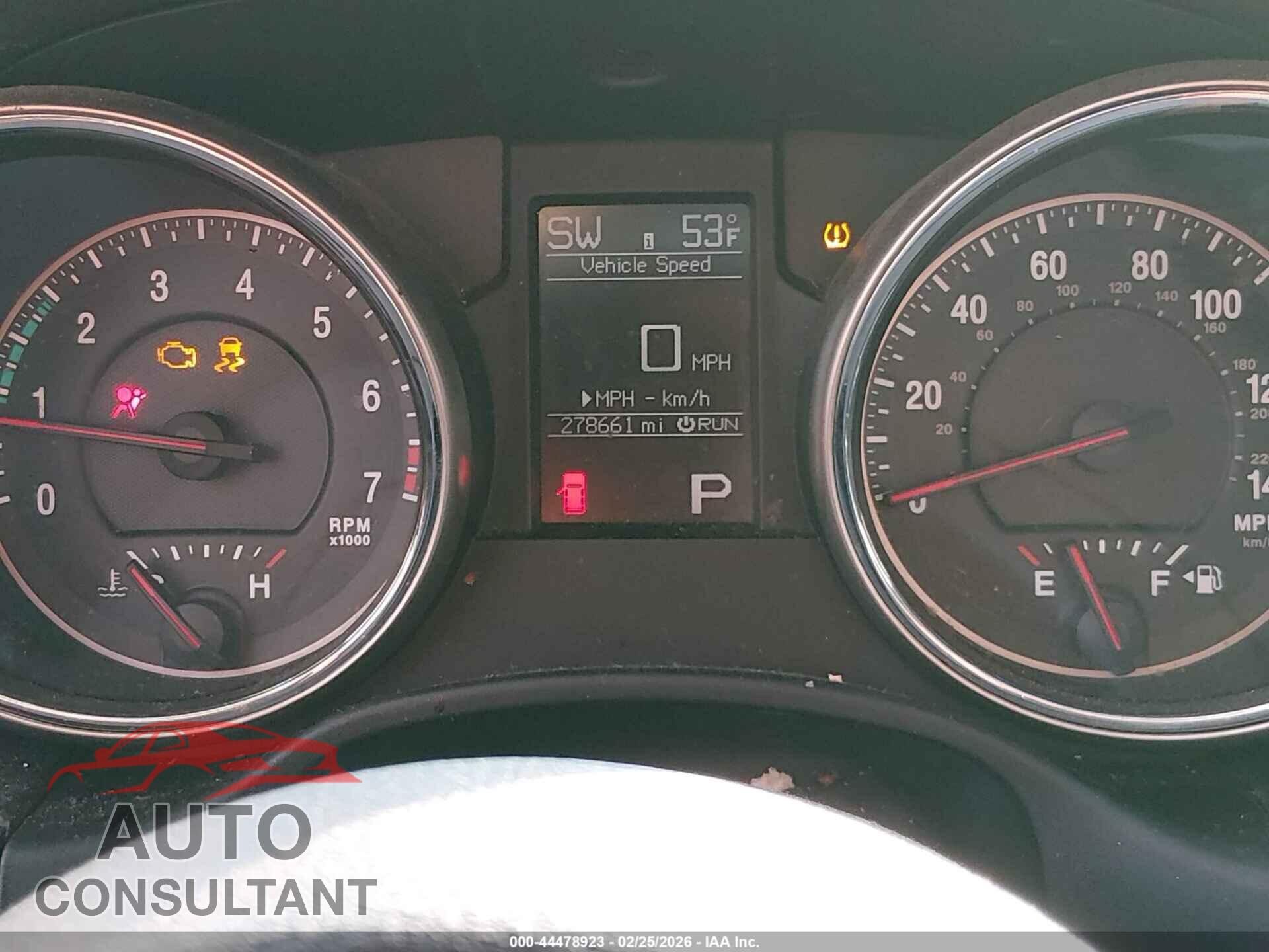 JEEP GRAND CHEROKEE 2011 - 1J4RR4GG3BC702980