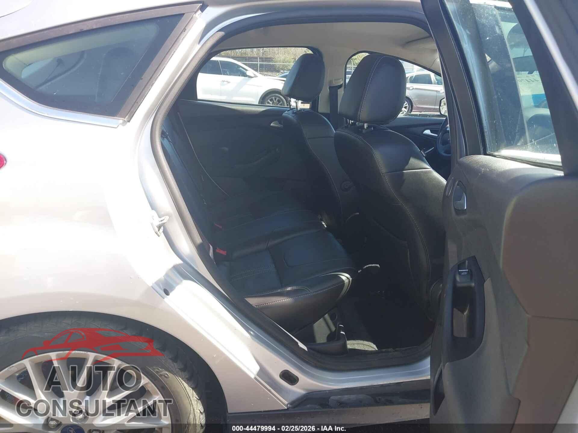 FORD FOCUS 2014 - 1FADP3N24EL144588