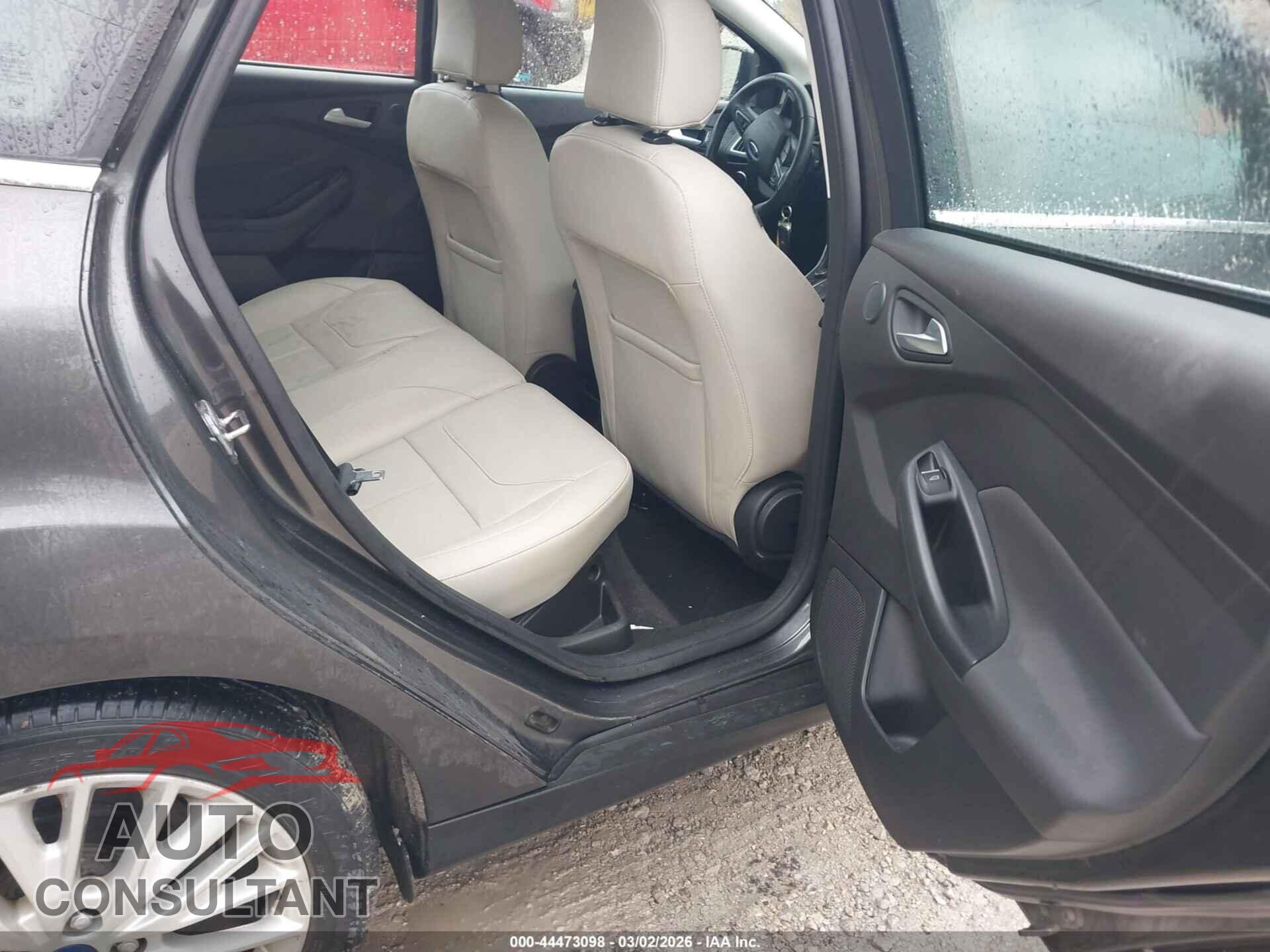 FORD FOCUS 2016 - 1FADP3J27GL305427