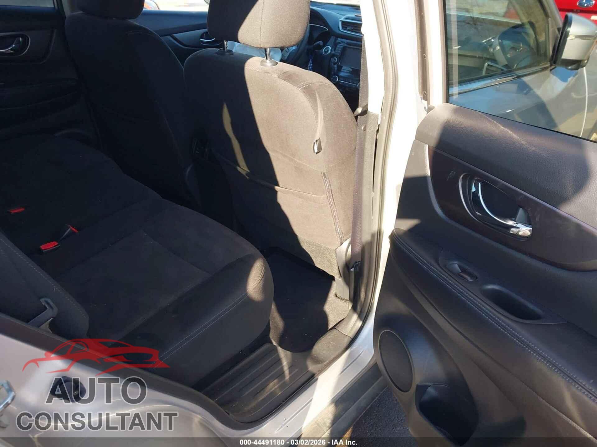 NISSAN ROGUE 2015 - KNMAT2MV1FP546660