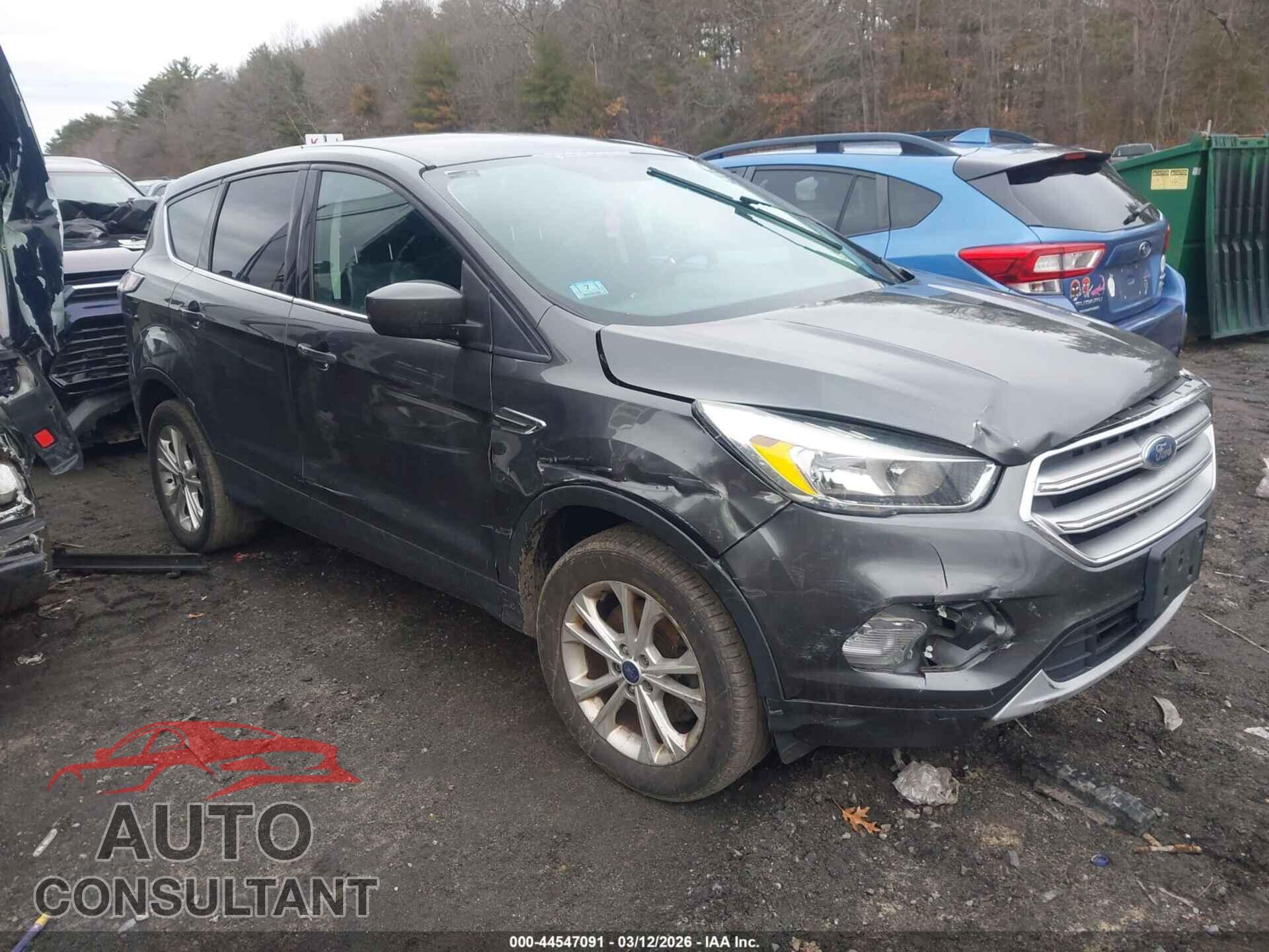 FORD ESCAPE 2017 - 1FMCU9GD8HUA97785