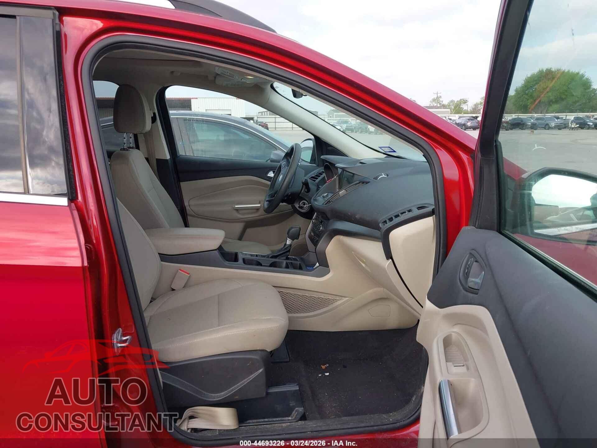 FORD ESCAPE 2017 - 1FMCU0GD2HUB23454