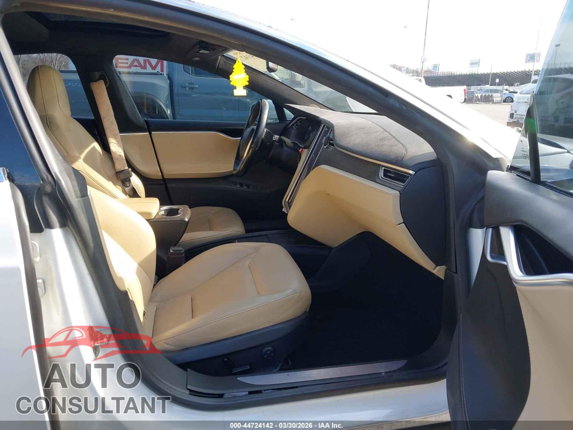 TESLA MODEL S 2015 - 5YJSA1E27FF108857