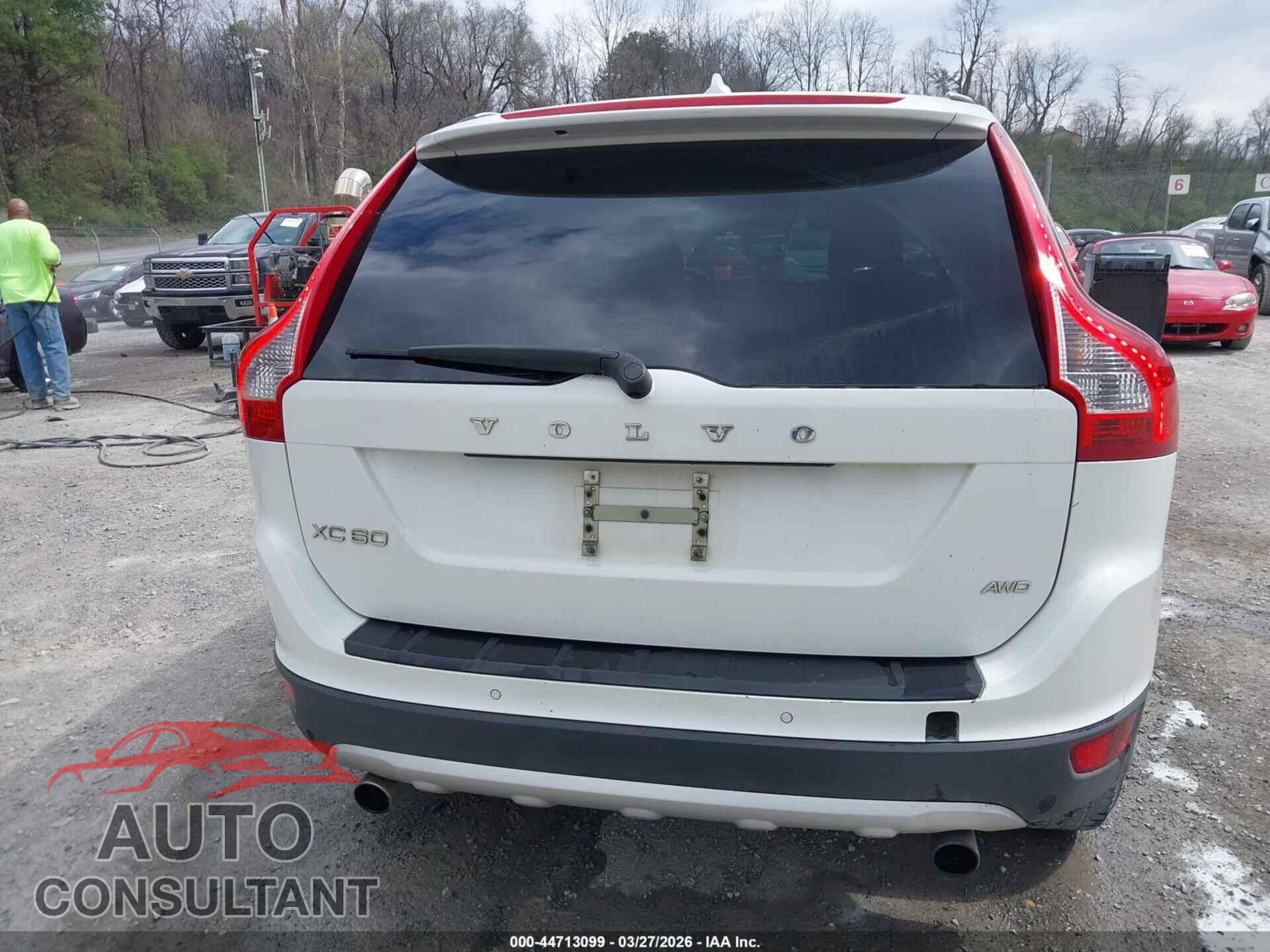 VOLVO XC60 2011 - YV4952DZ8B2152514
