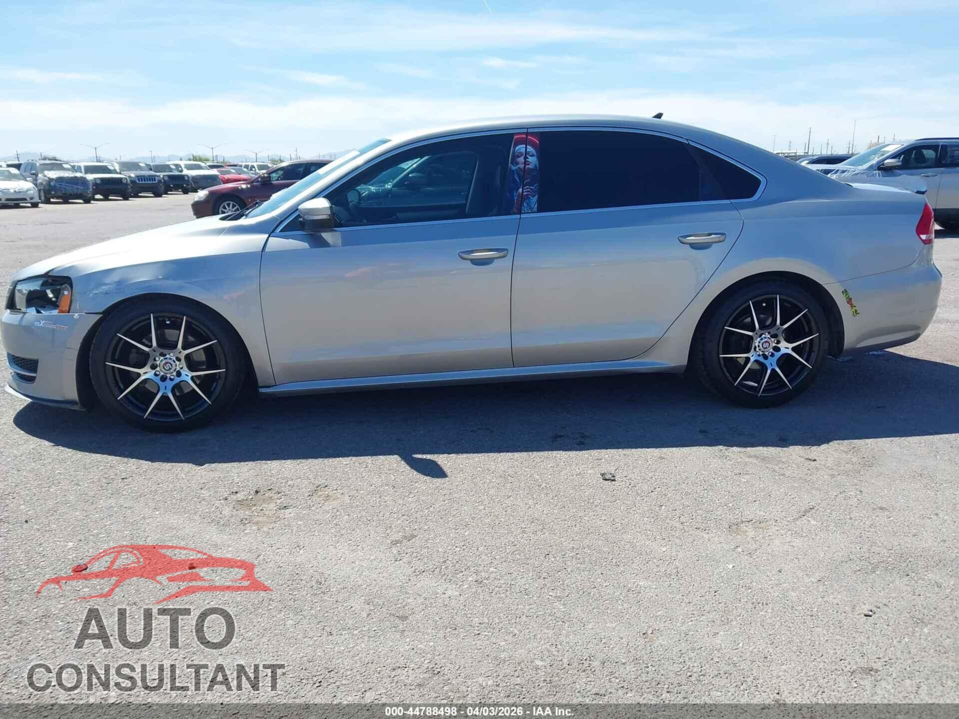 VOLKSWAGEN PASSAT 2013 - 1VWBP7A36DC073185