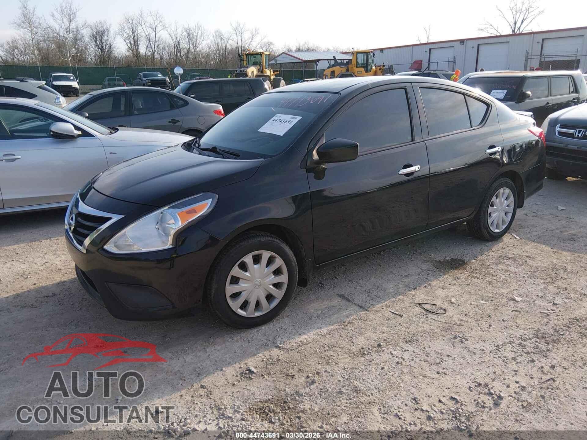 NISSAN VERSA 2018 - 3N1CN7AP2JL831817