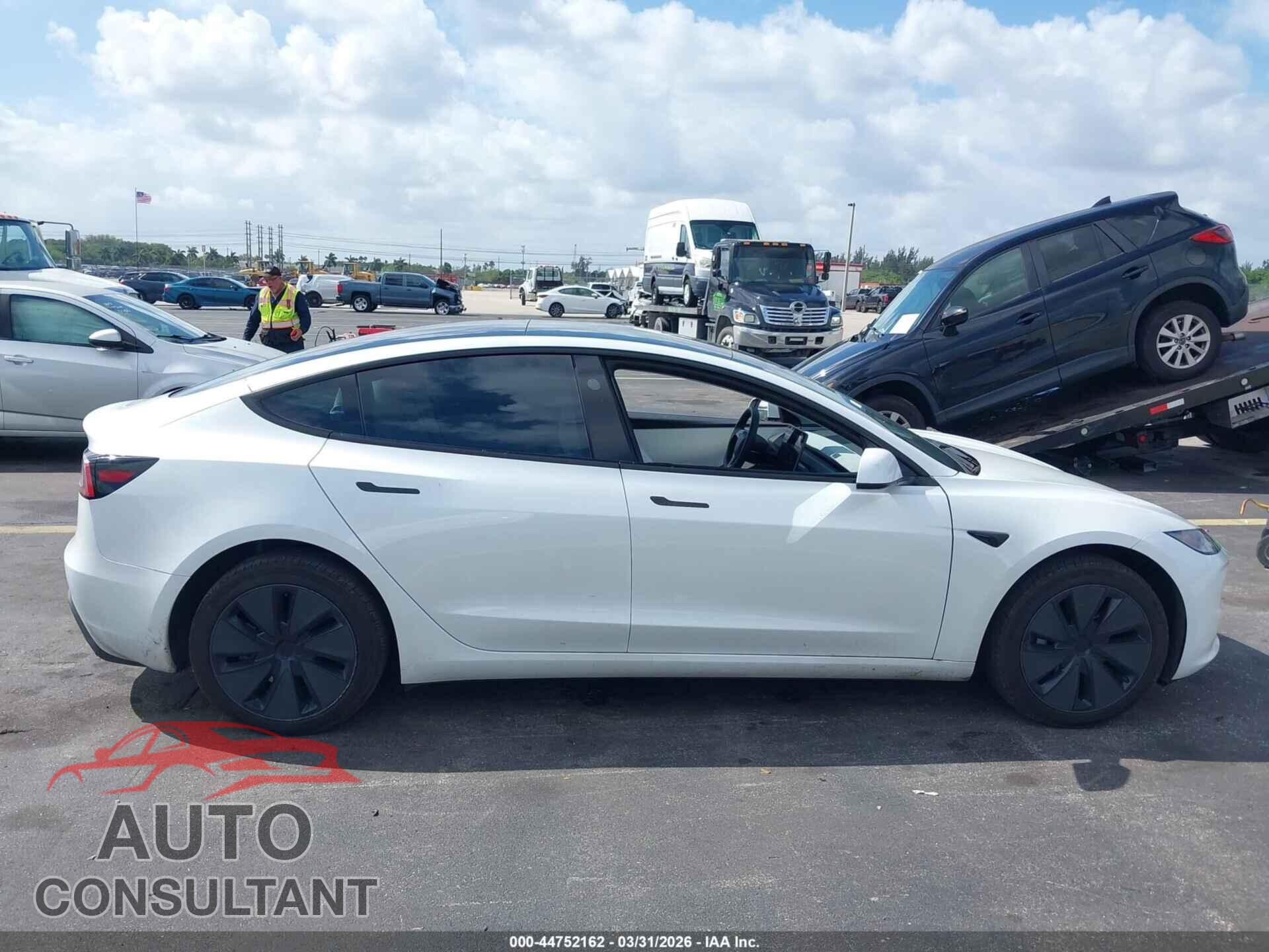 TESLA MODEL 3 2025 - 5YJ3E1EA6SF064344