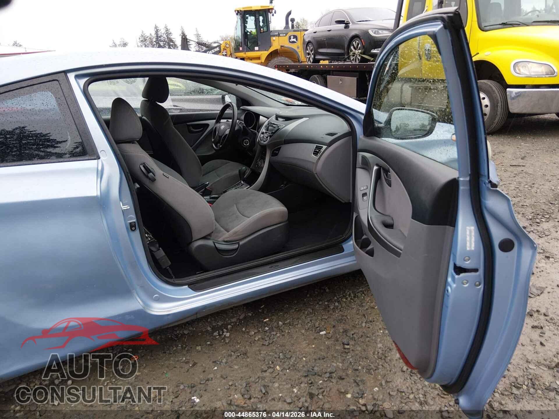 HYUNDAI ELANTRA 2013 - KMHDH6AE4DU019801