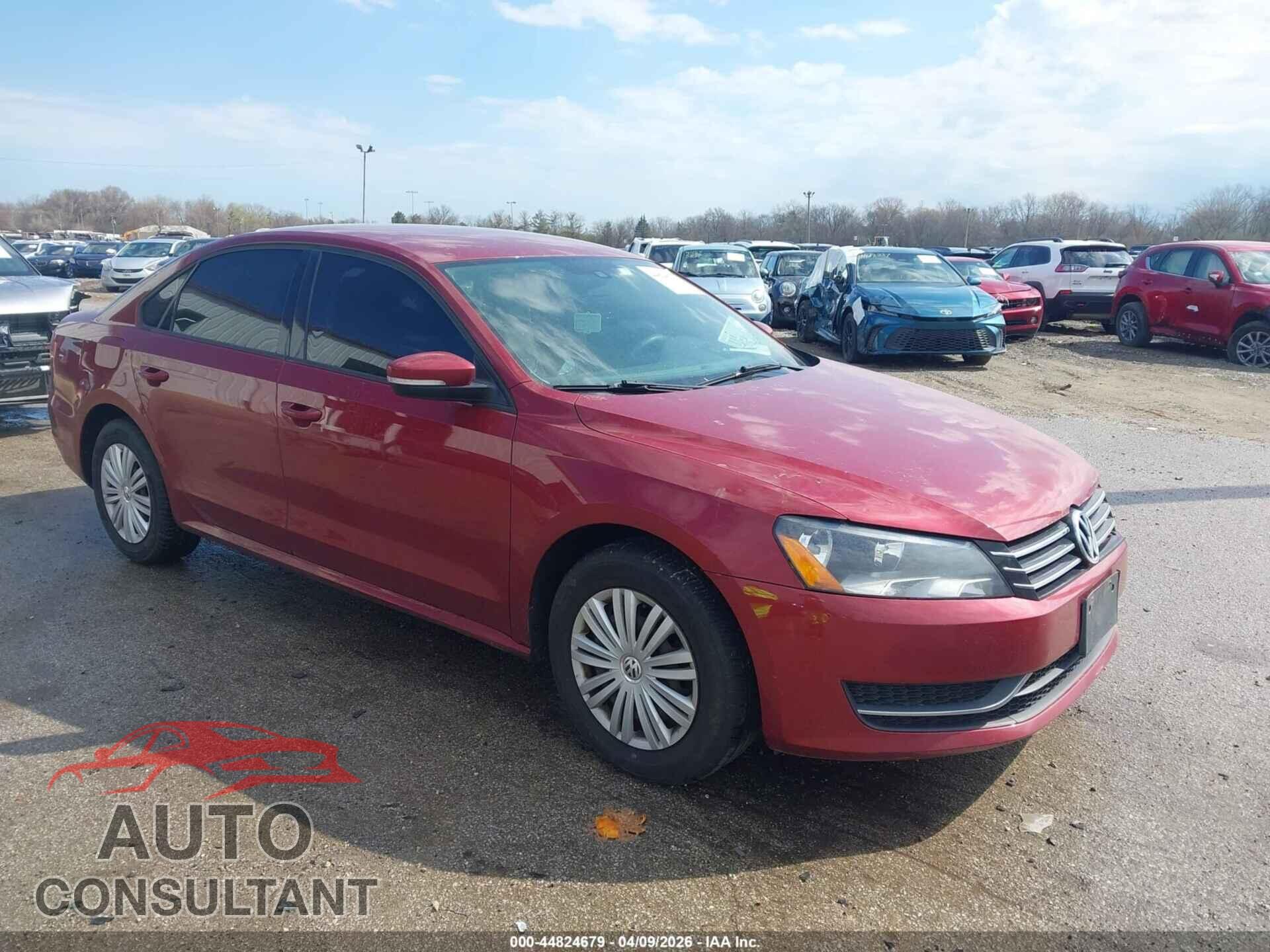 VOLKSWAGEN PASSAT 2015 - 1VWAT7A36FC107555
