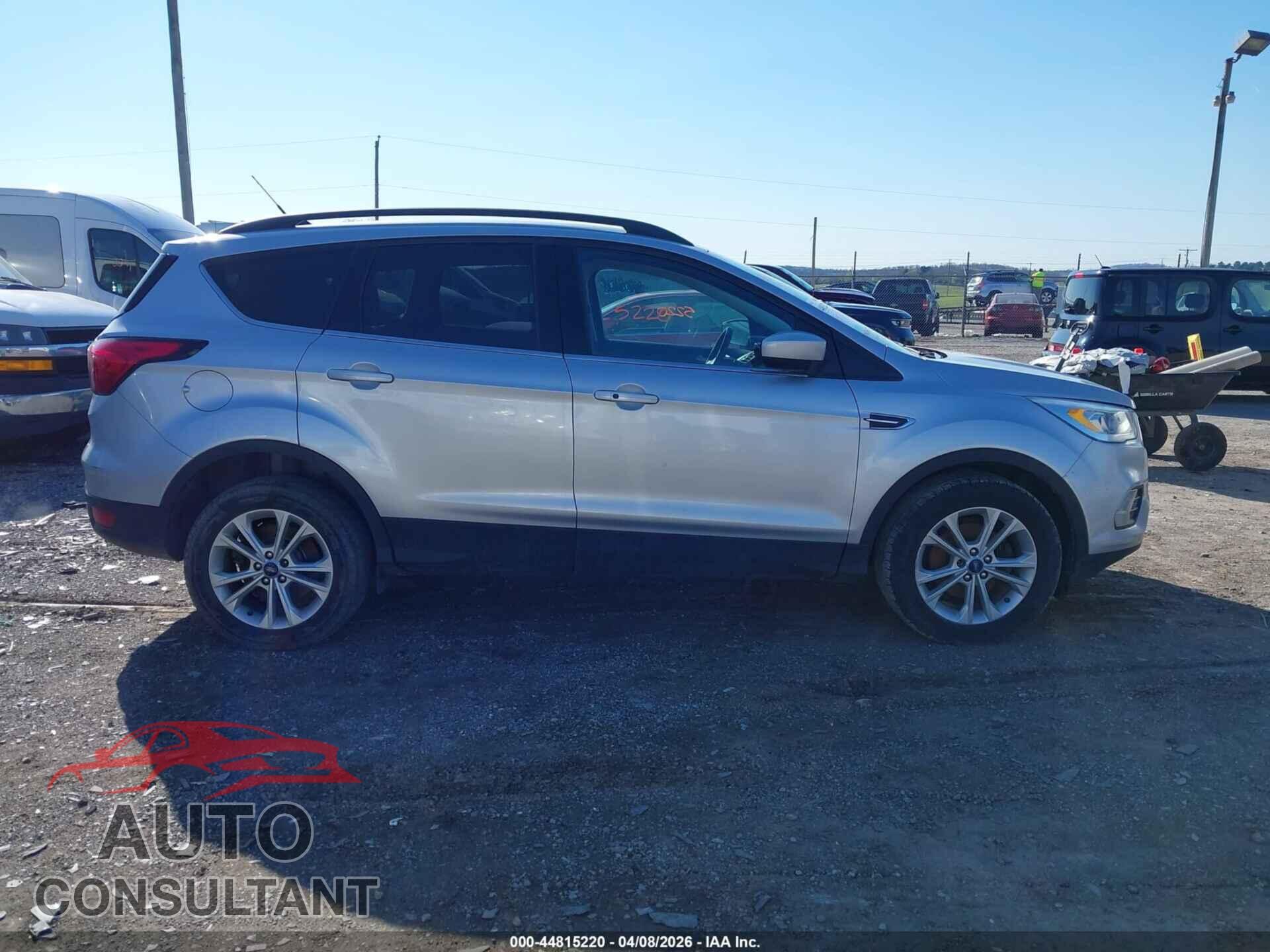 FORD ESCAPE 2019 - 1FMCU0HD0KUB32837