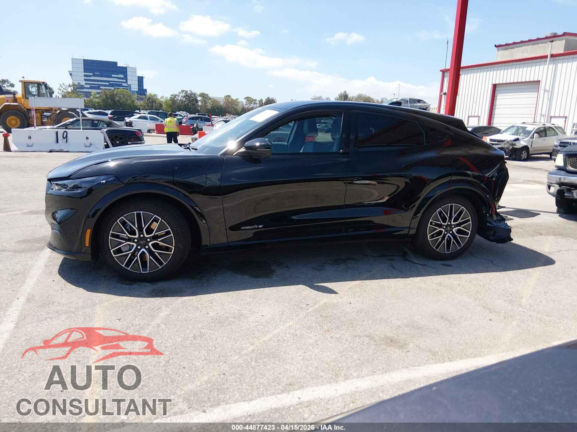 FORD MUSTANG MACH-E 2024 - 3FMTK3R41RMA53777