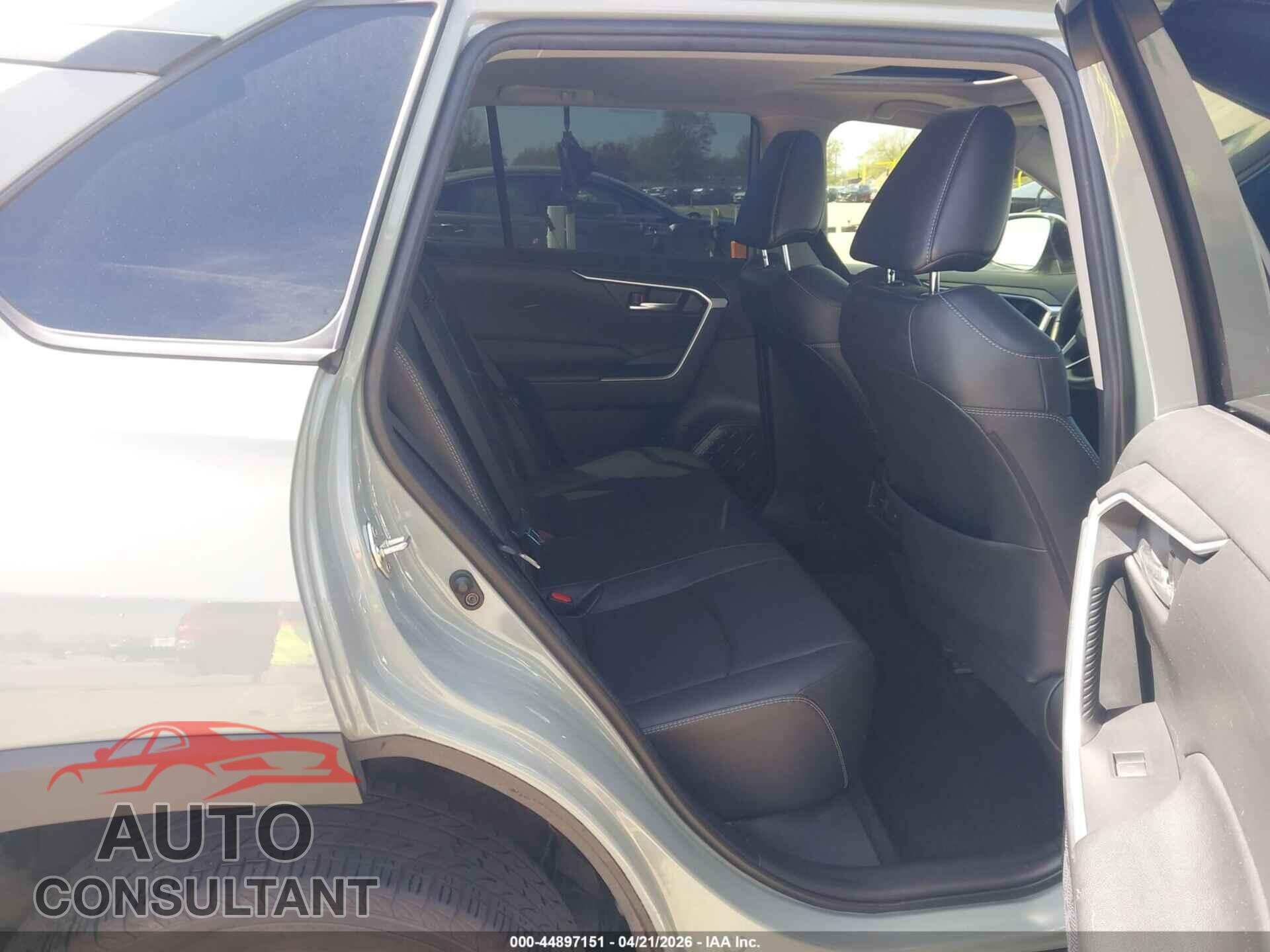 TOYOTA RAV4 2023 - JTMC1RFV4PD105998