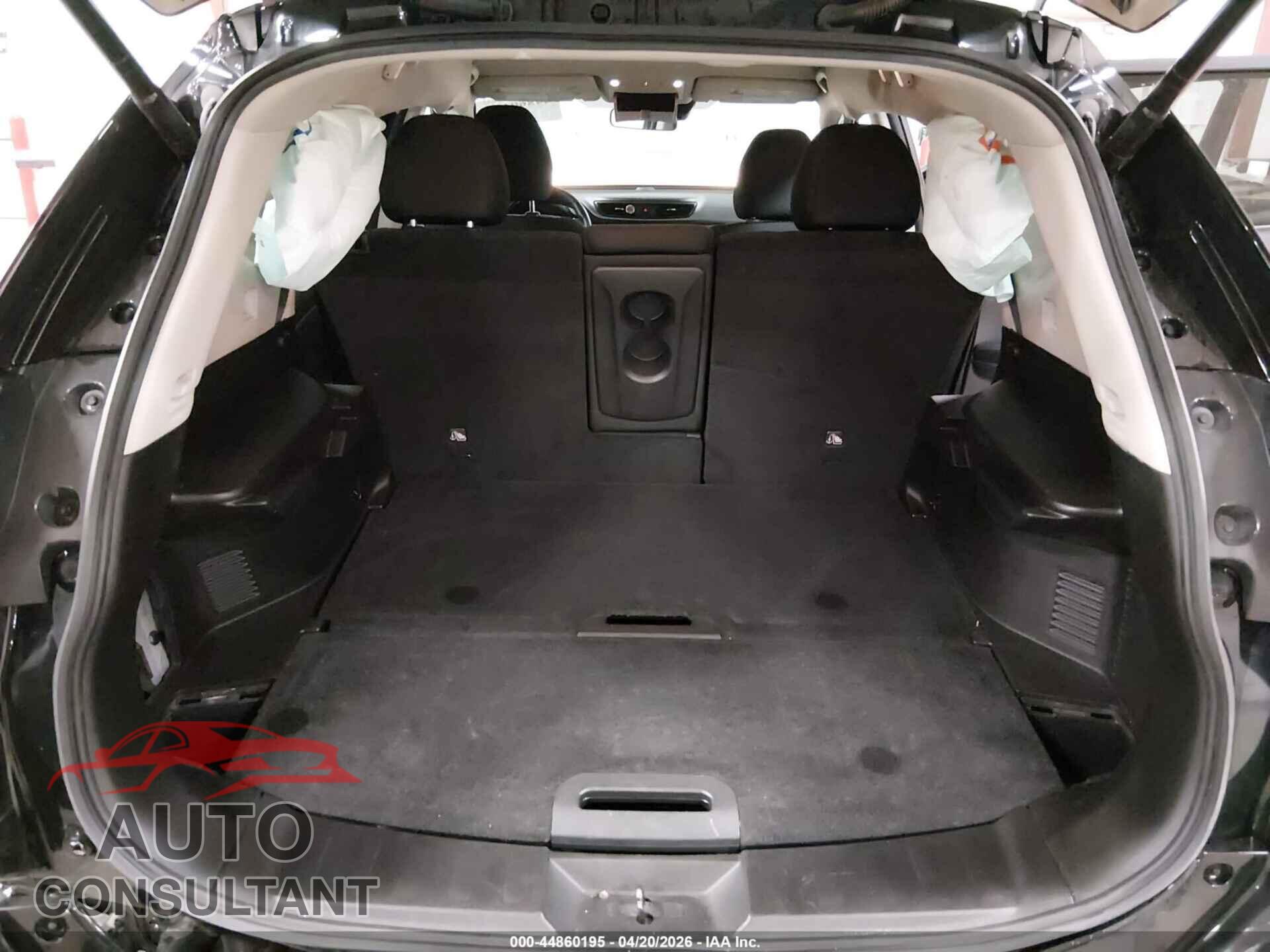 NISSAN ROGUE 2020 - KNMAT2MVXLP509263