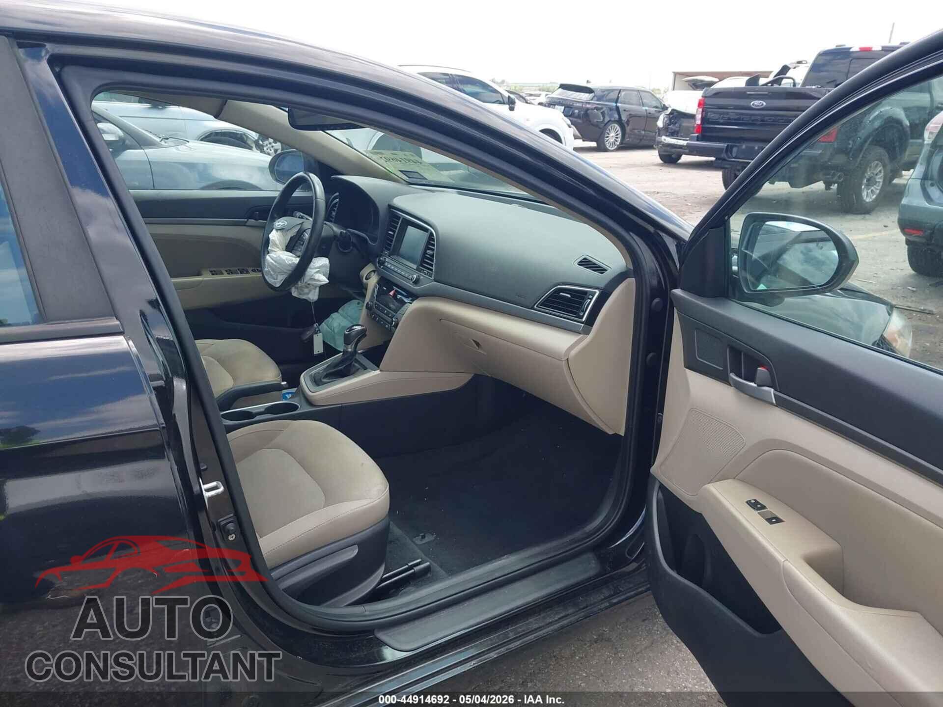 HYUNDAI ELANTRA 2017 - KMHD84LF5HU249945
