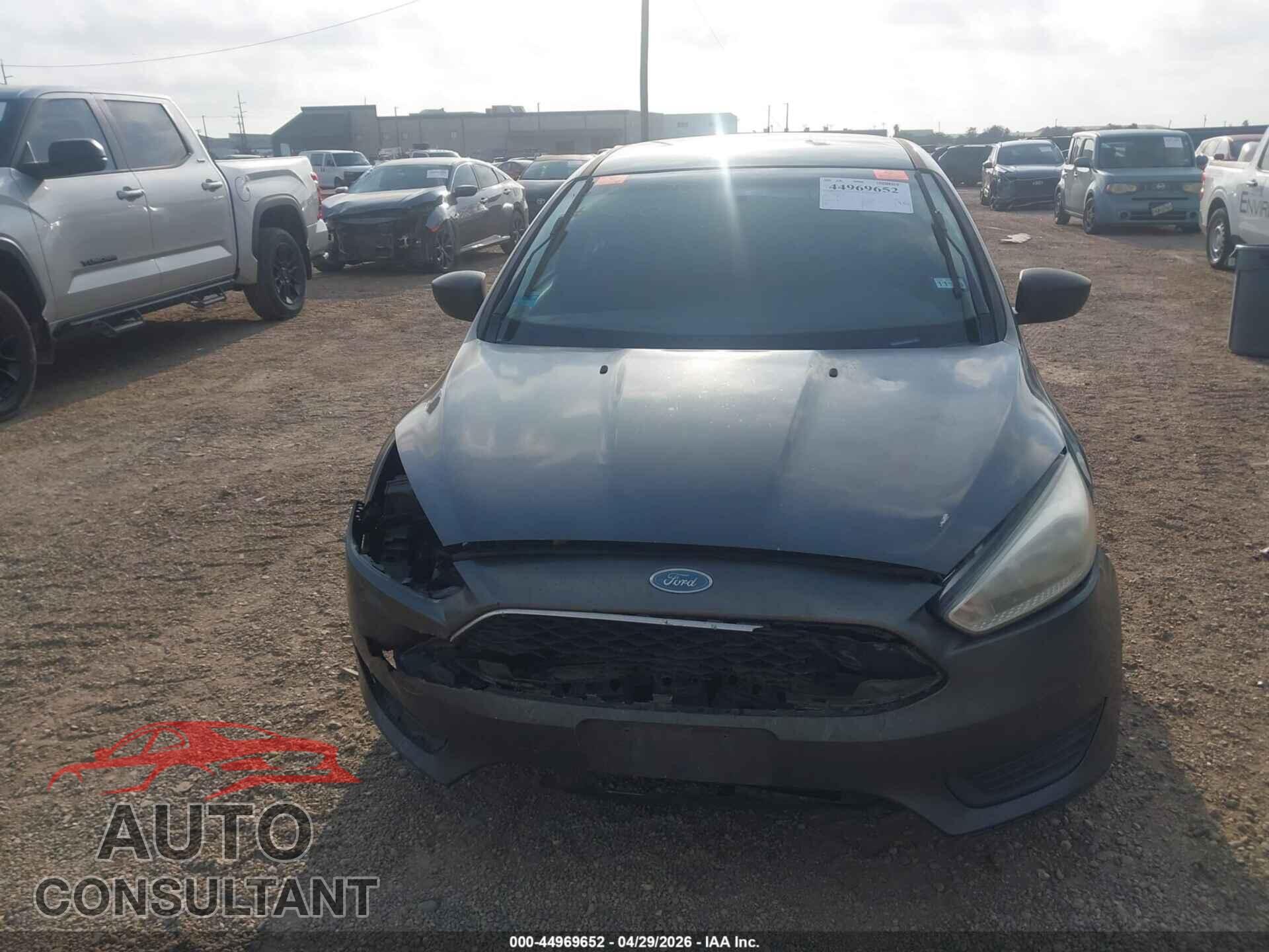 FORD FOCUS 2018 - 1FADP3E27JL302755