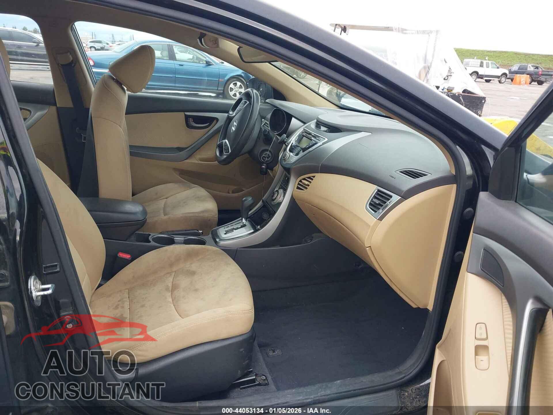 HYUNDAI ELANTRA 2012 - KMHDH4AE2CU338519