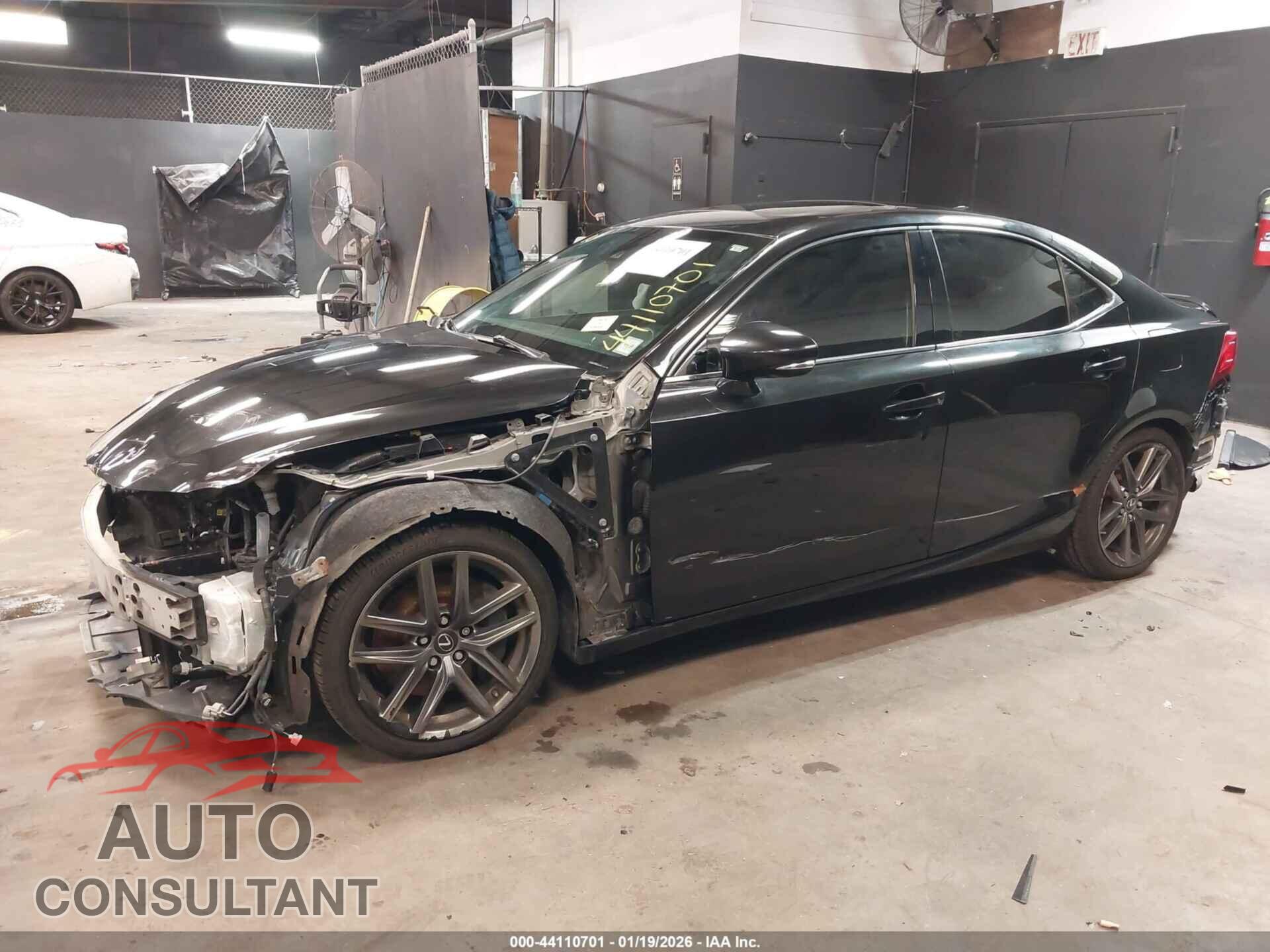 LEXUS IS 300 2018 - JTHC81D28J5030938