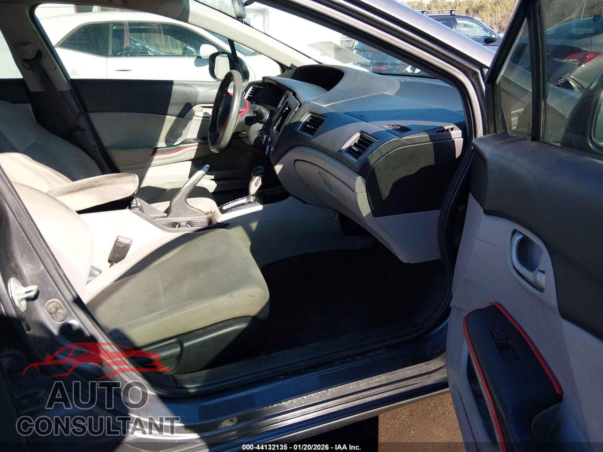 HONDA CIVIC 2013 - 2HGFB2F56DH522394