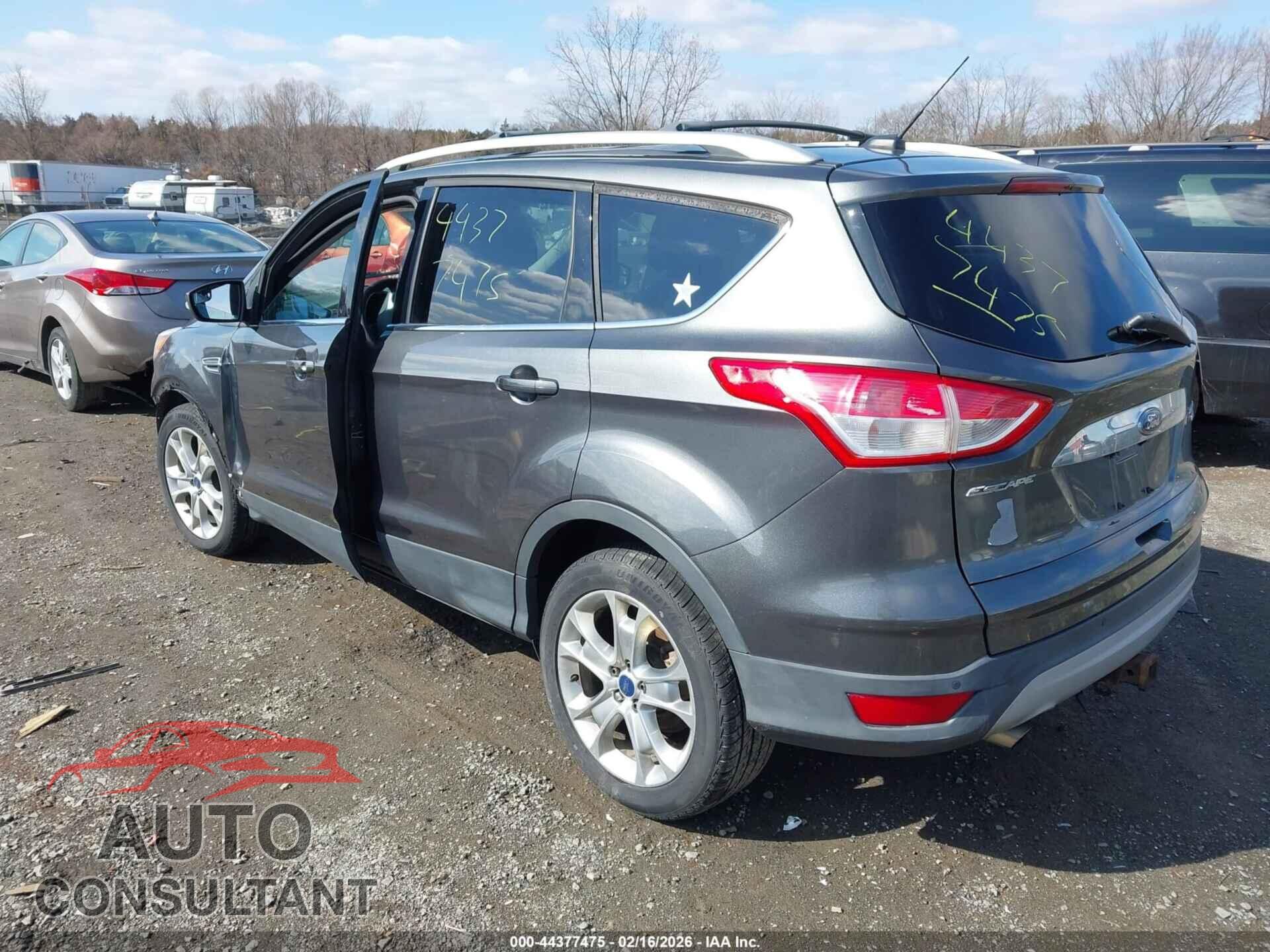 FORD ESCAPE 2015 - 1FMCU9J97FUC32949