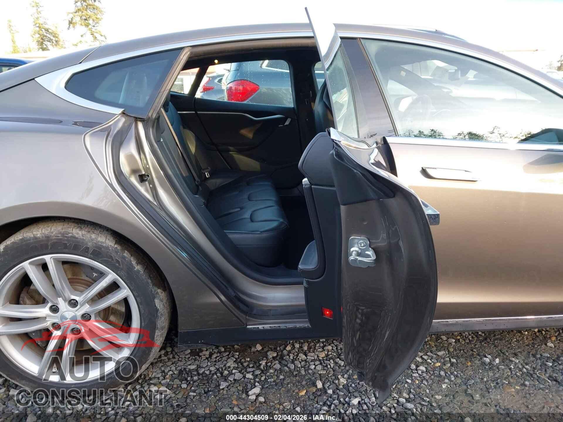 TESLA MODEL S 2015 - 5YJSA1E25FF101793
