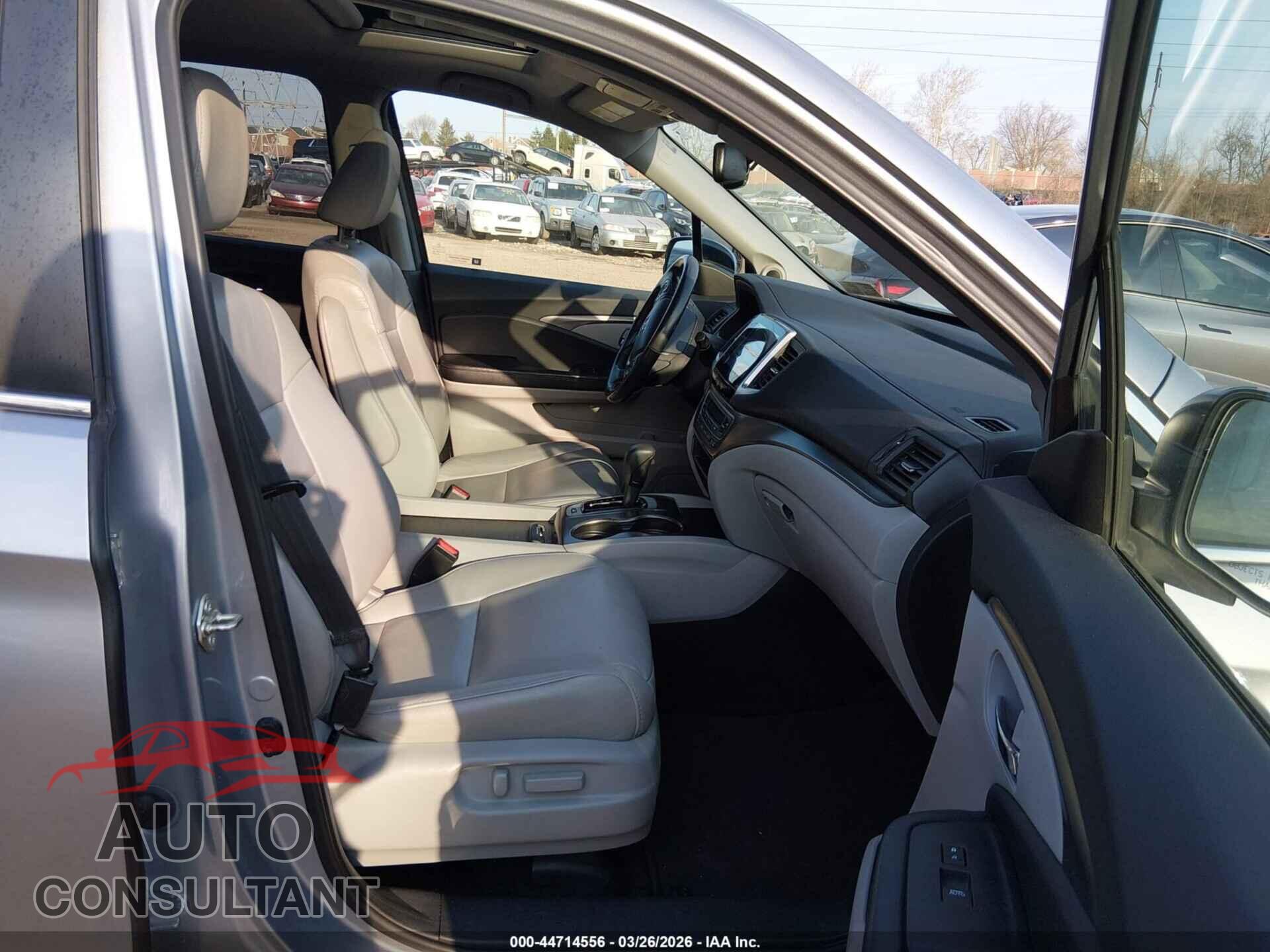 HONDA PILOT 2017 - 5FNYF6H59HB030034
