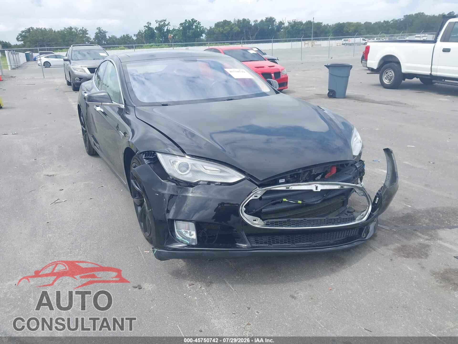 TESLA MODEL S 2013 - 5YJSA1CP2DFP16412