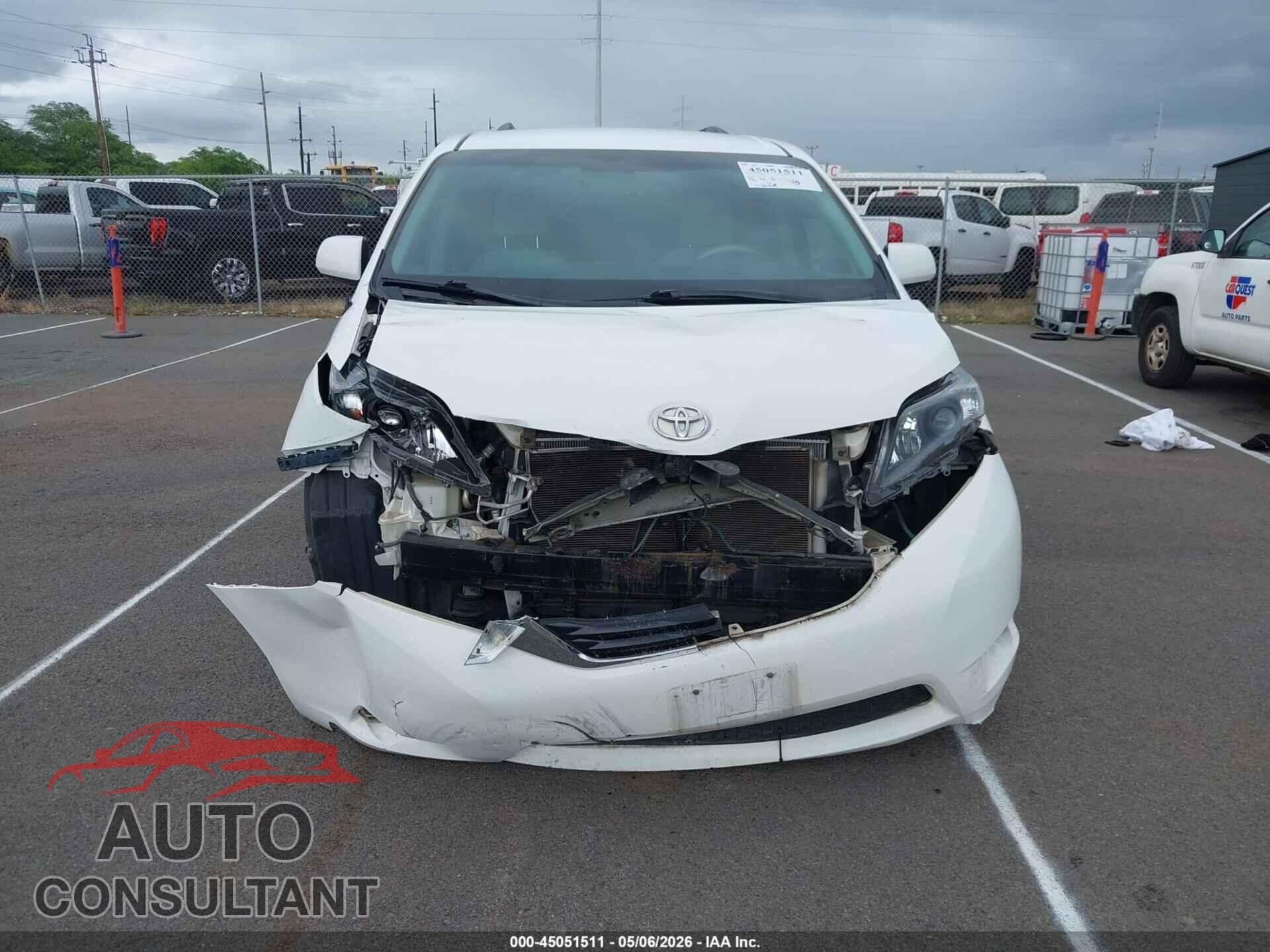TOYOTA SIENNA 2011 - 5TDKK3DC8BS172978