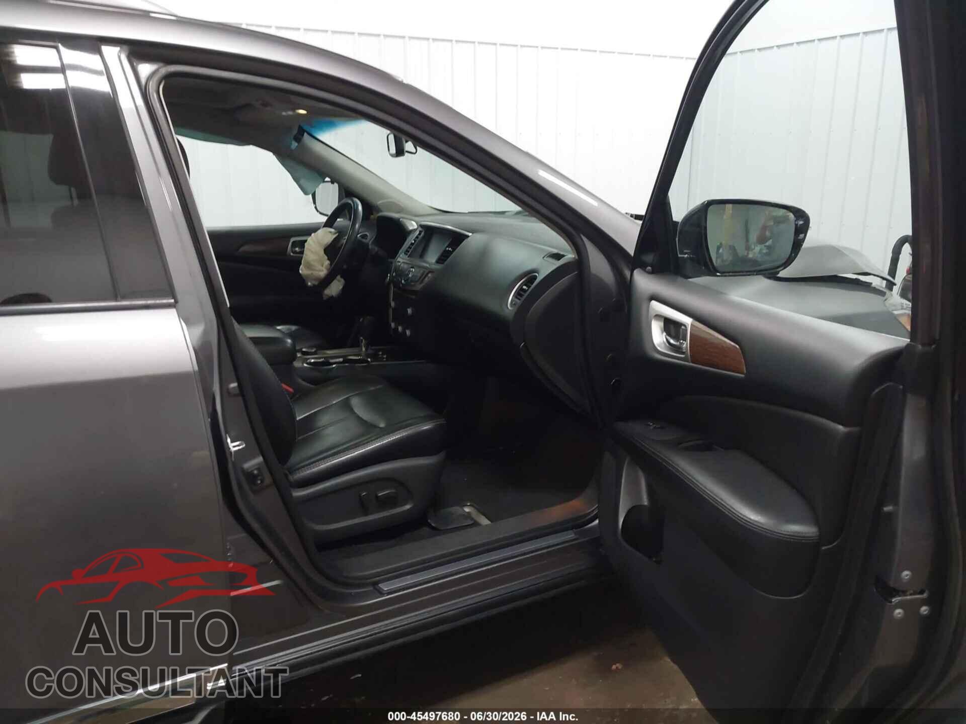 NISSAN PATHFINDER 2017 - 5N1DR2MM1HC676625