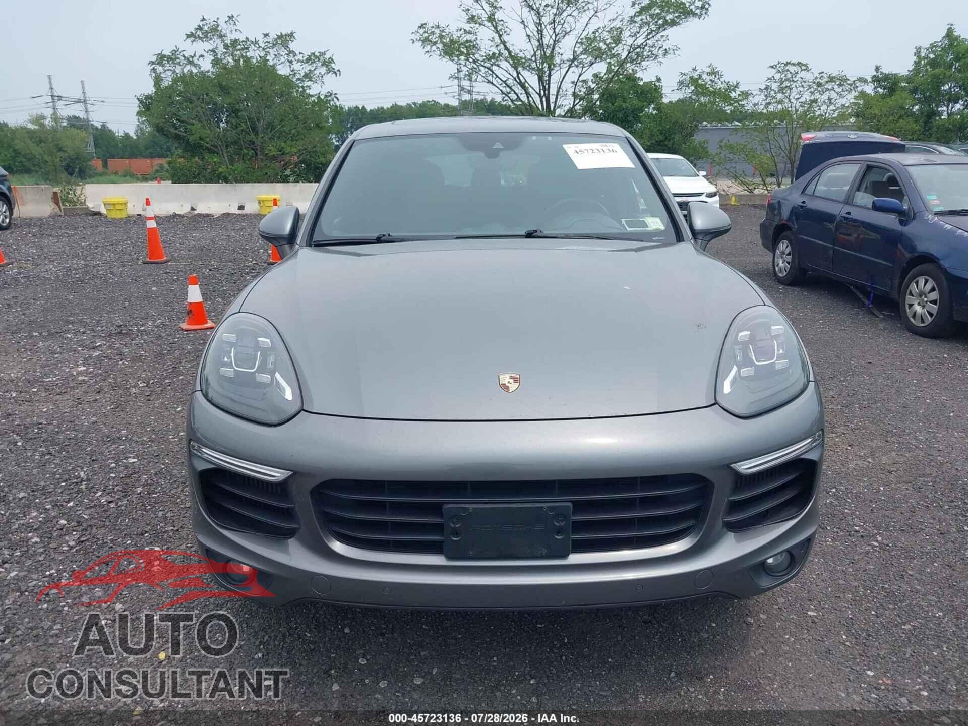 PORSCHE CAYENNE 2017 - WP1AB2A29HLA50205