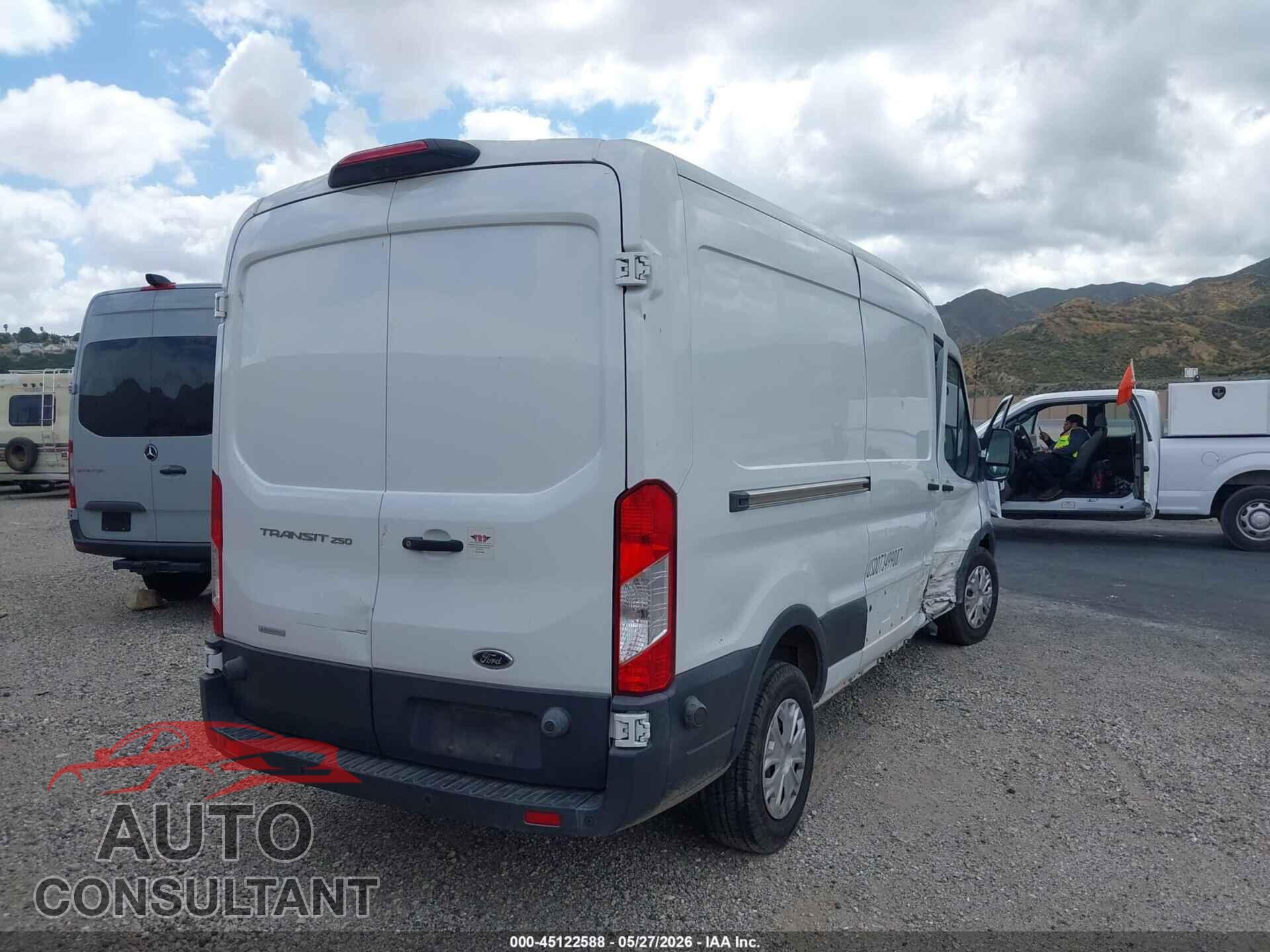 FORD TRANSIT-250 2018 - 1FTYR2CG0JKB29374