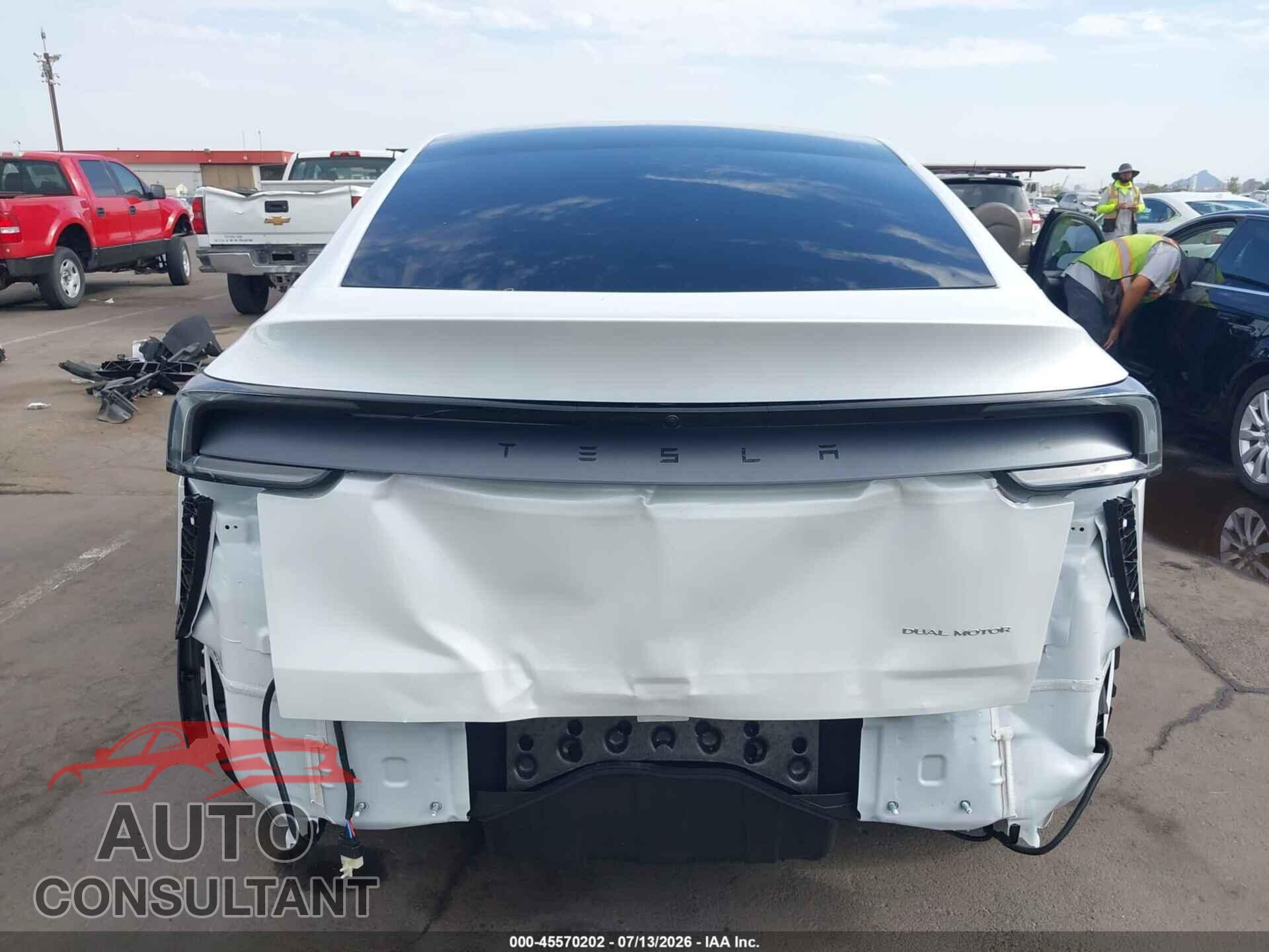 TESLA MODEL Y 2026 - 7SAYGDEE2TF538606