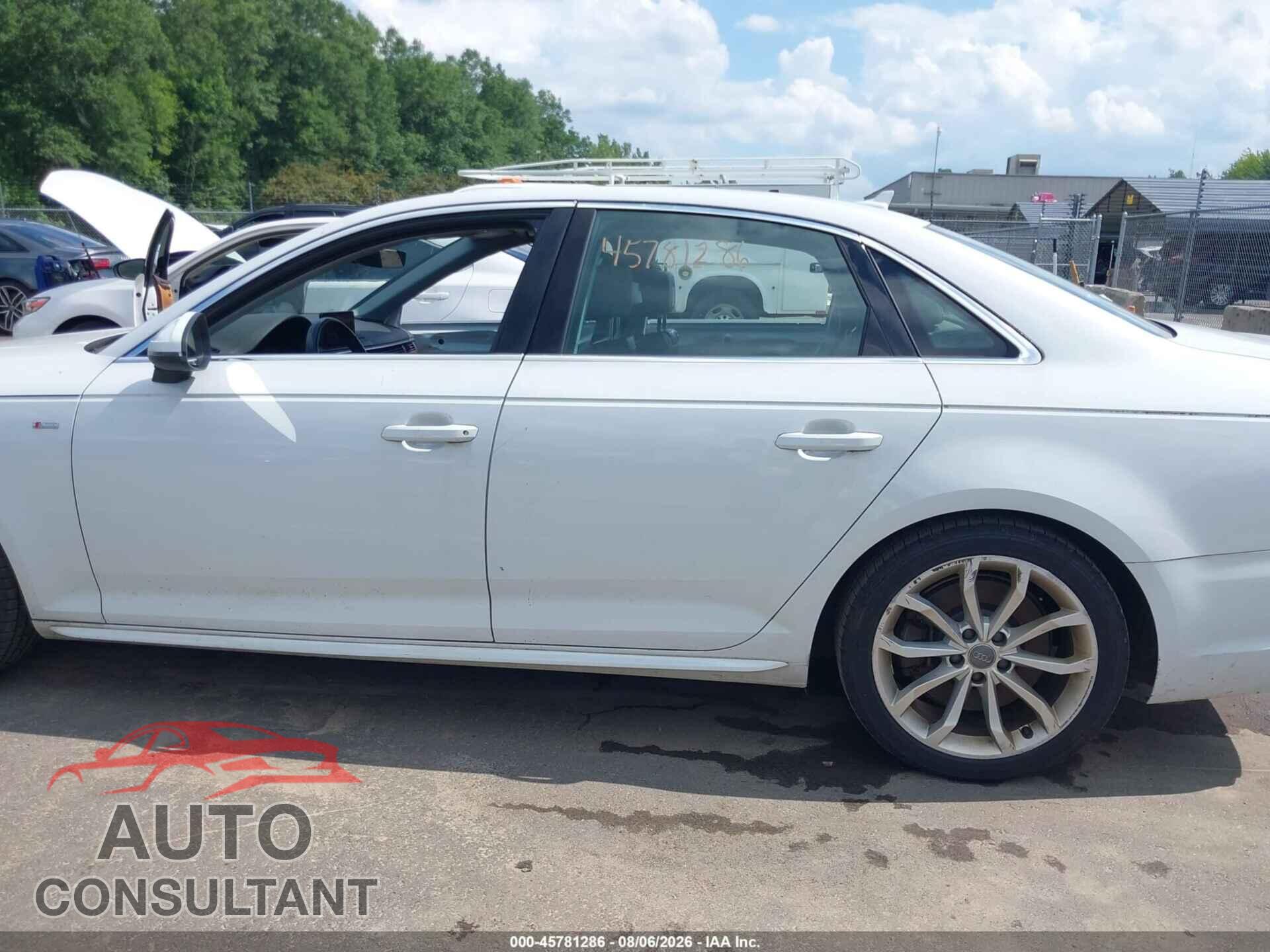 AUDI A4 2019 - WAUDNAF45KN014272